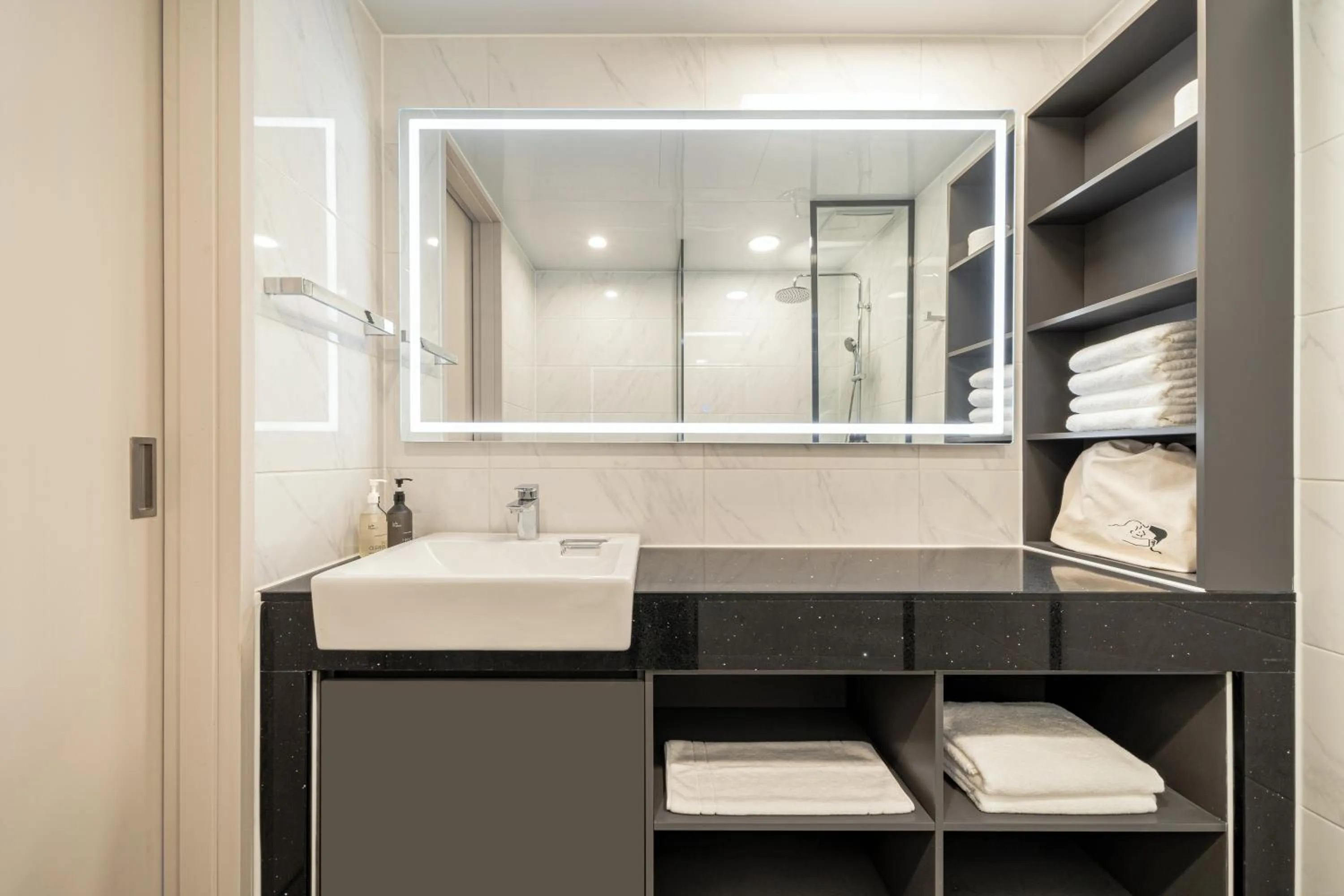 Shower in Urbanstay Naksan Beach