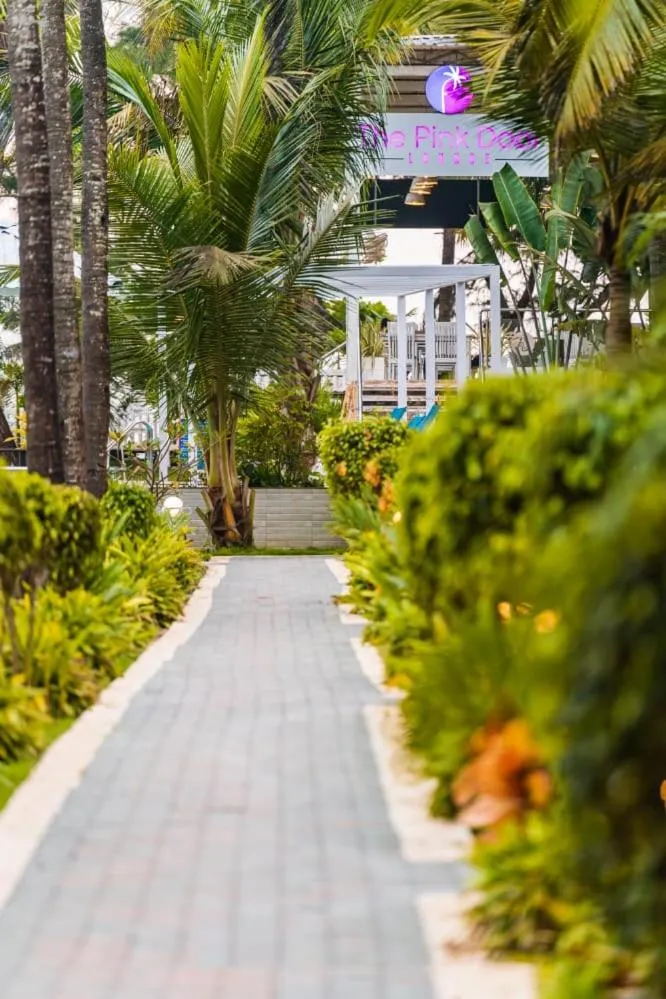 Foxoso La Beach Resort & Spa