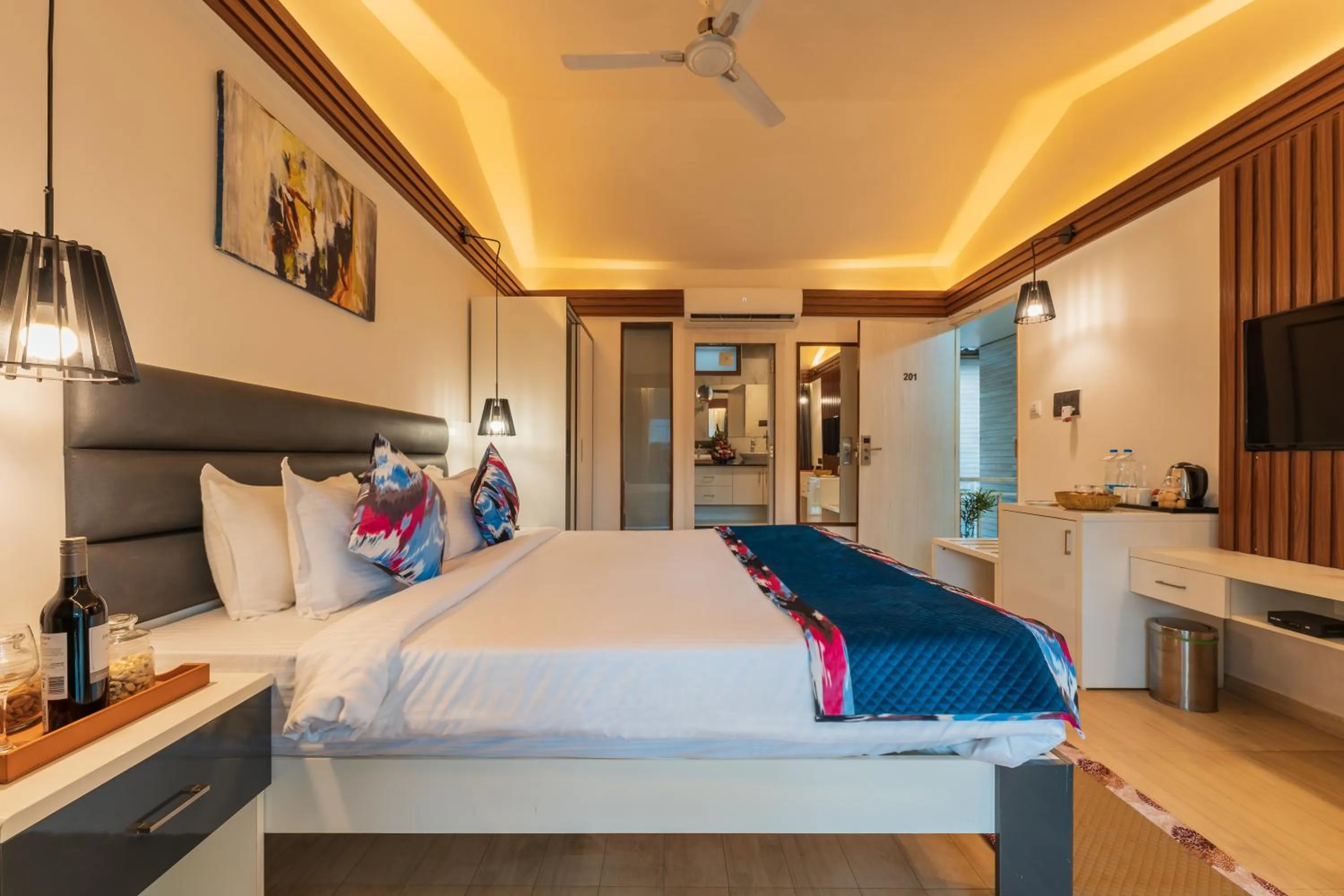 Bed in Foxoso La Beach Resort & Spa