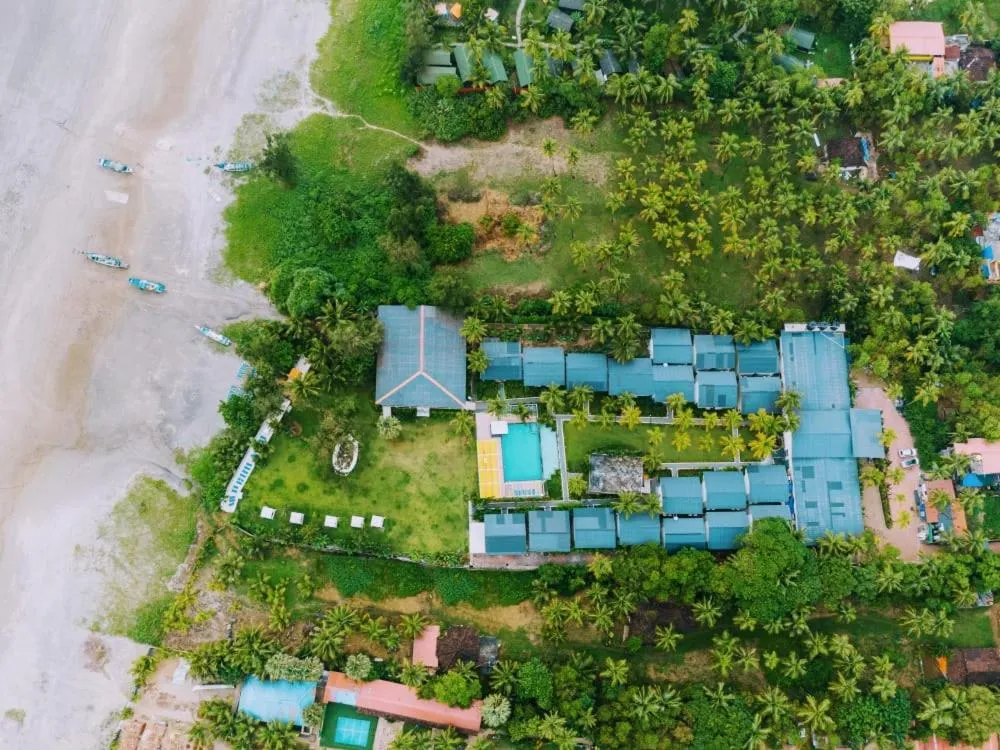 Foxoso La Beach Resort & Spa