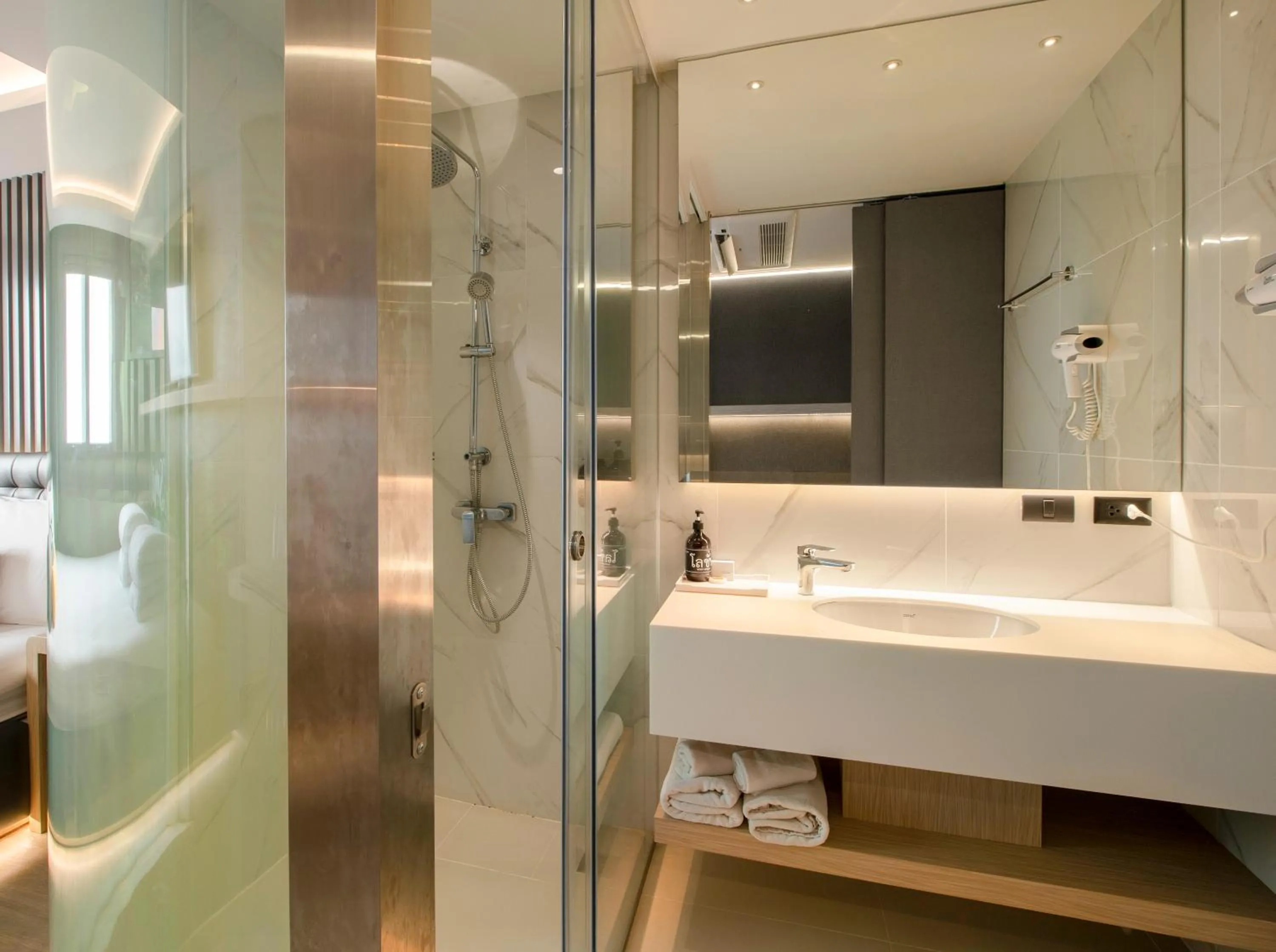 Shower in Pino Latte Khao Kho