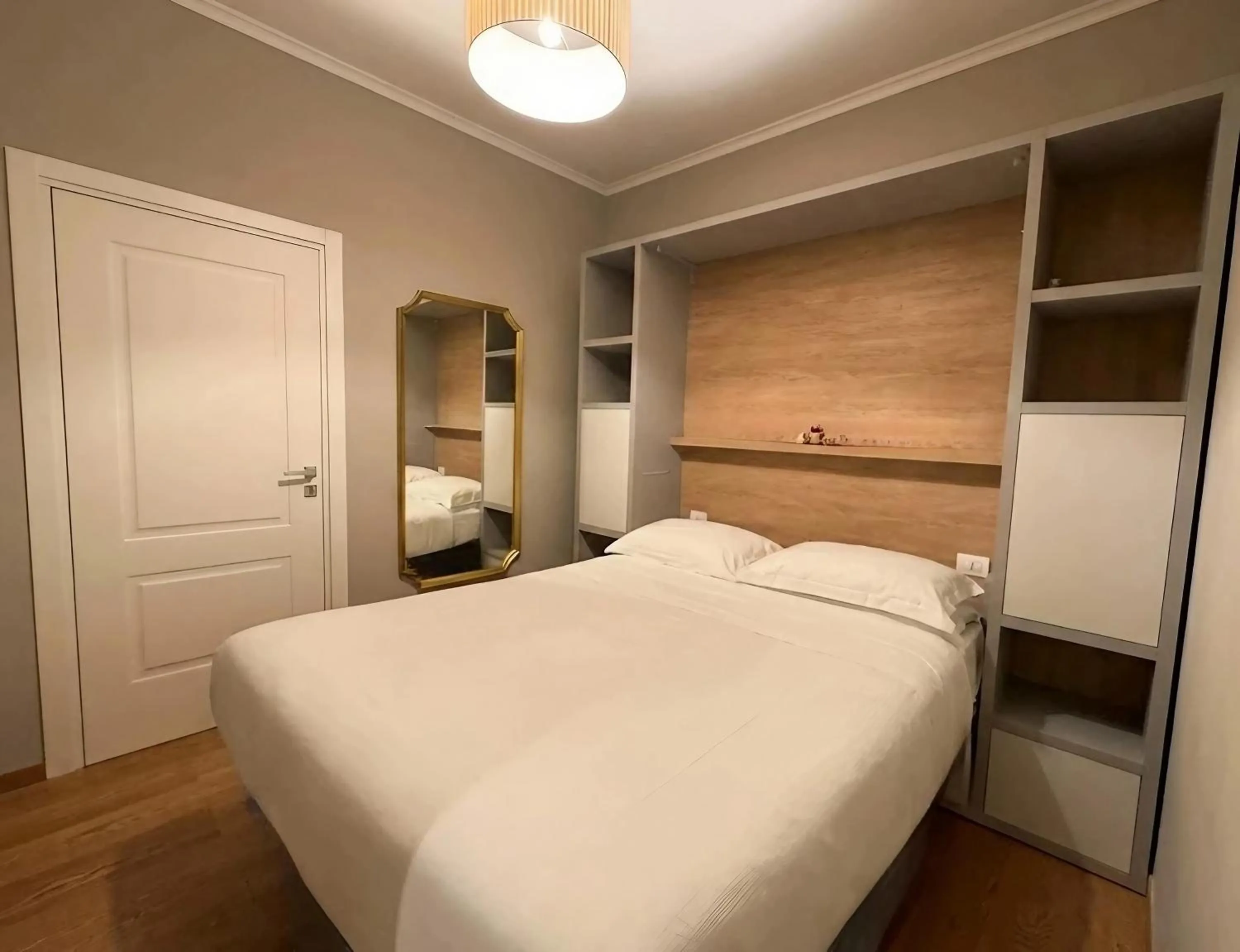 Photo of the whole room, Bed in Gravina Suite Frattina