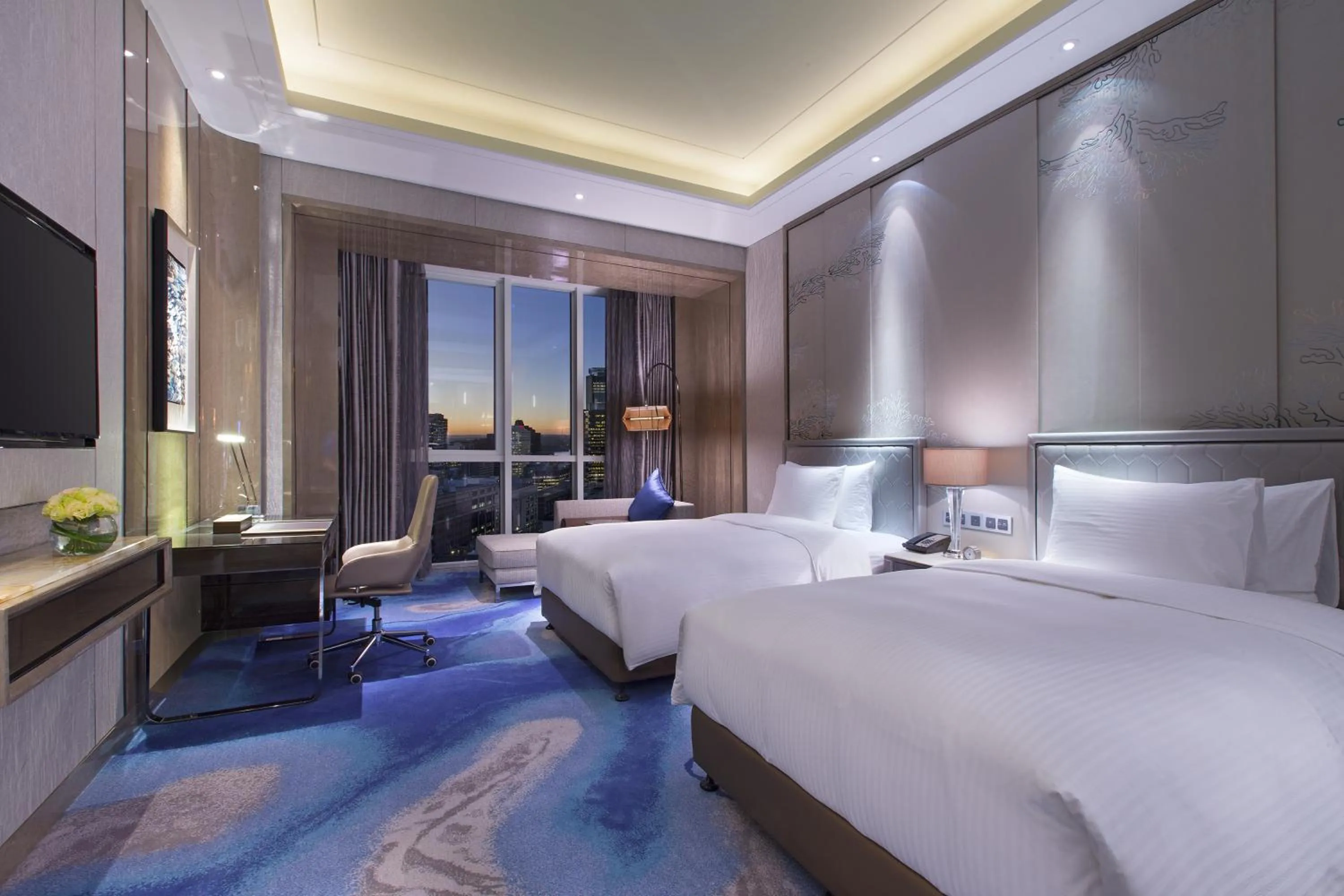 Photo of the whole room, Bed in Pullman Yantai Center