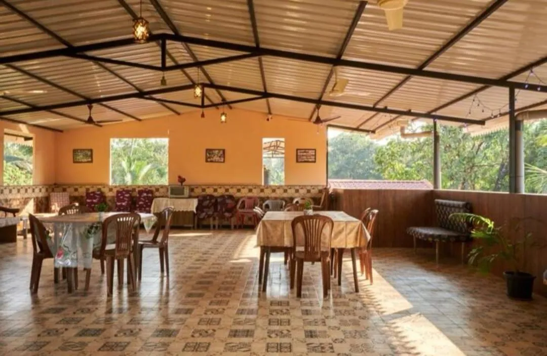 Restaurant/places to eat in Rodrigues Residency Goa