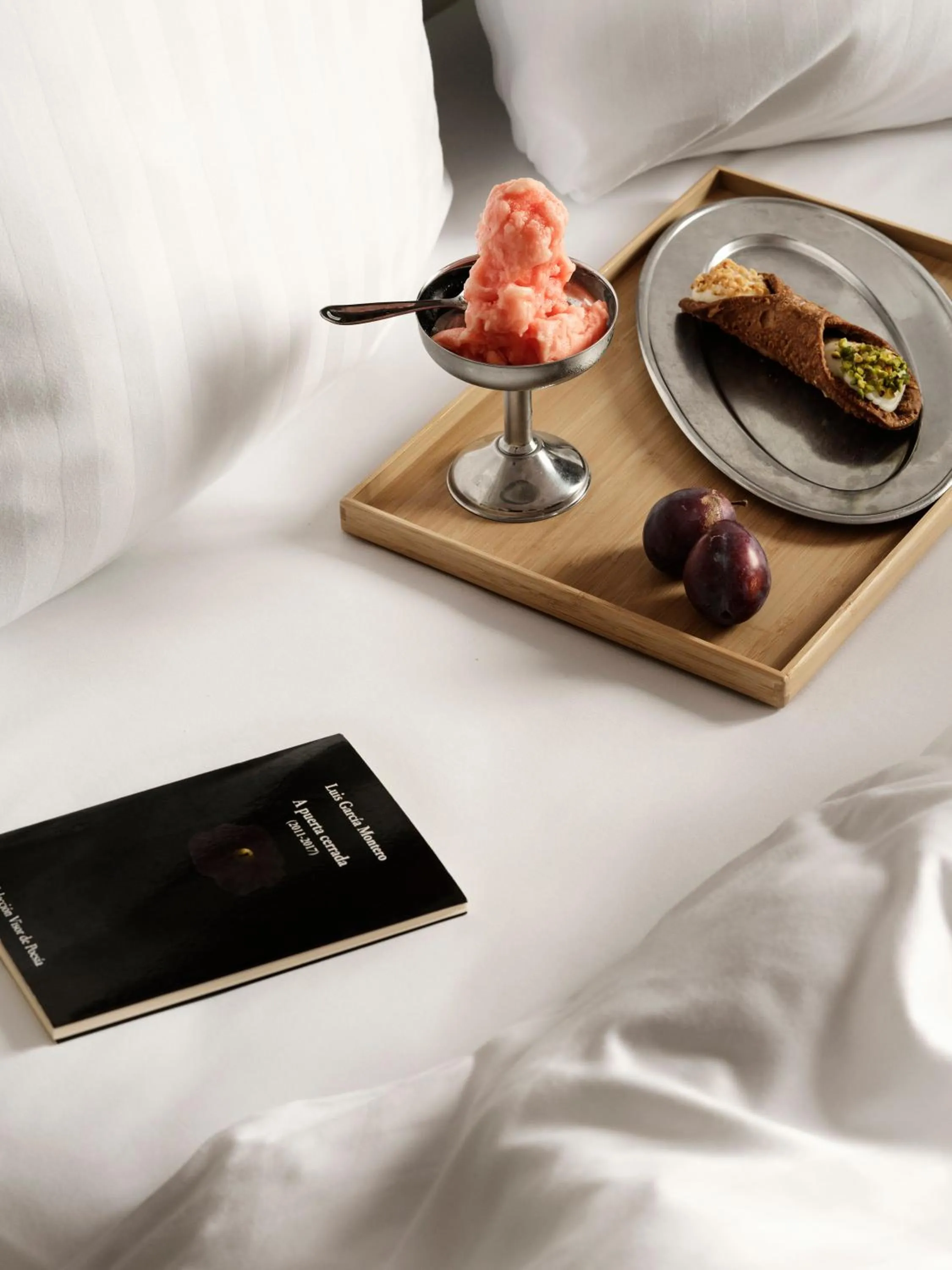 Bed in Mekano Apartment Hotel