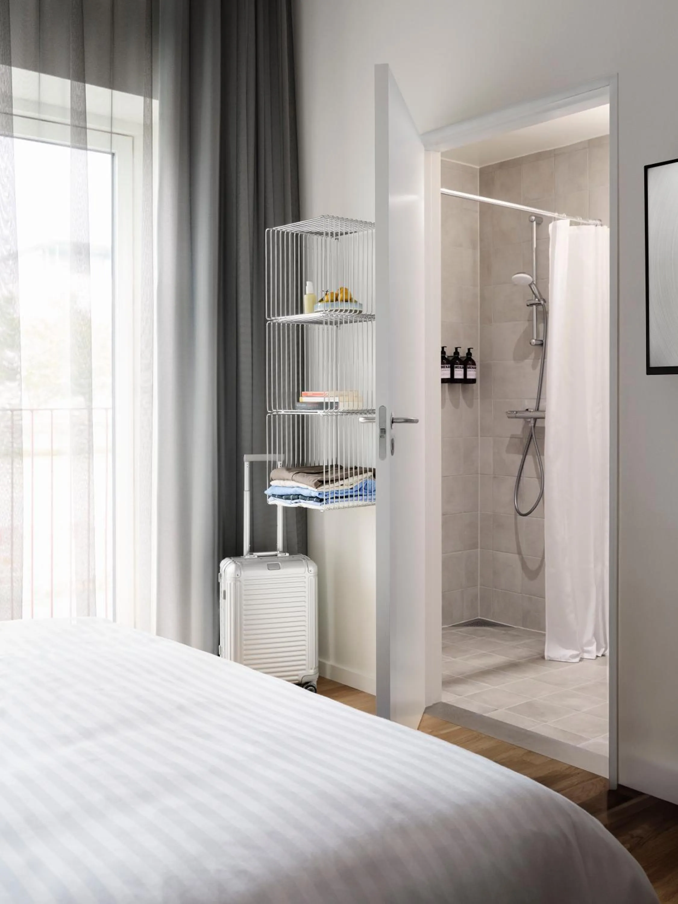 Shower, Bed in Mekano Apartment Hotel