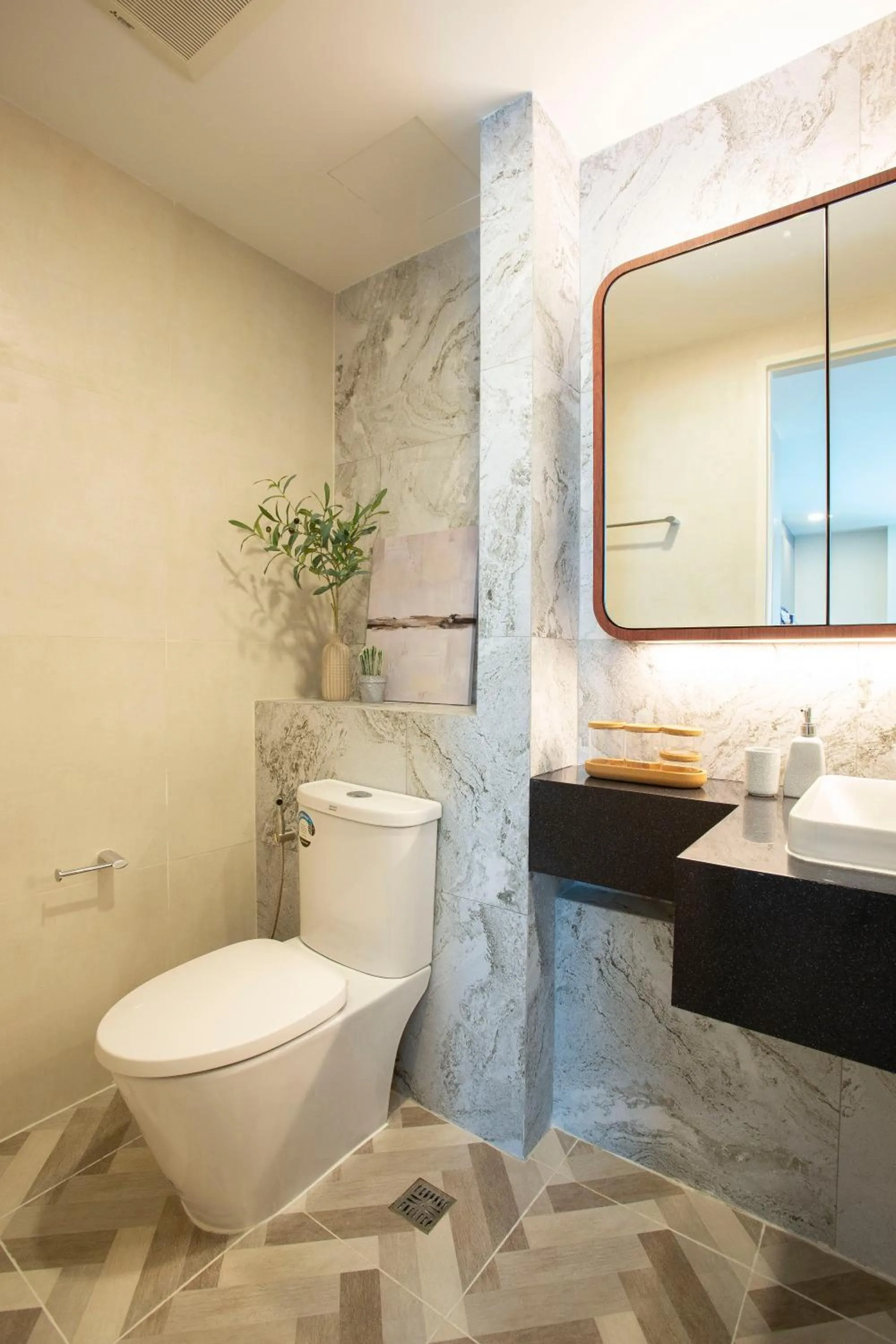 Toilet in Parrish Serviced Apartment