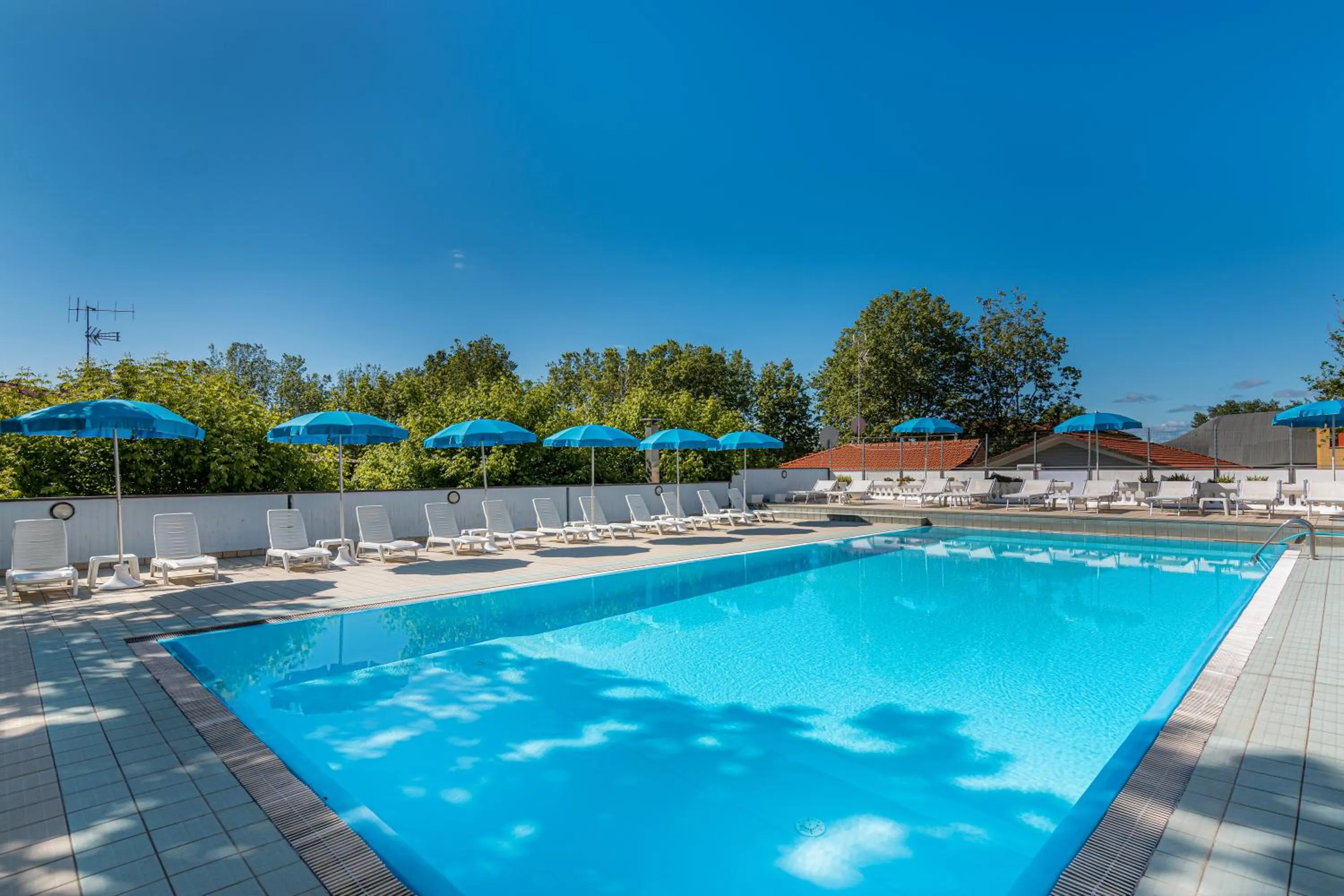 Swimming pool in Hotel & Residence Parador