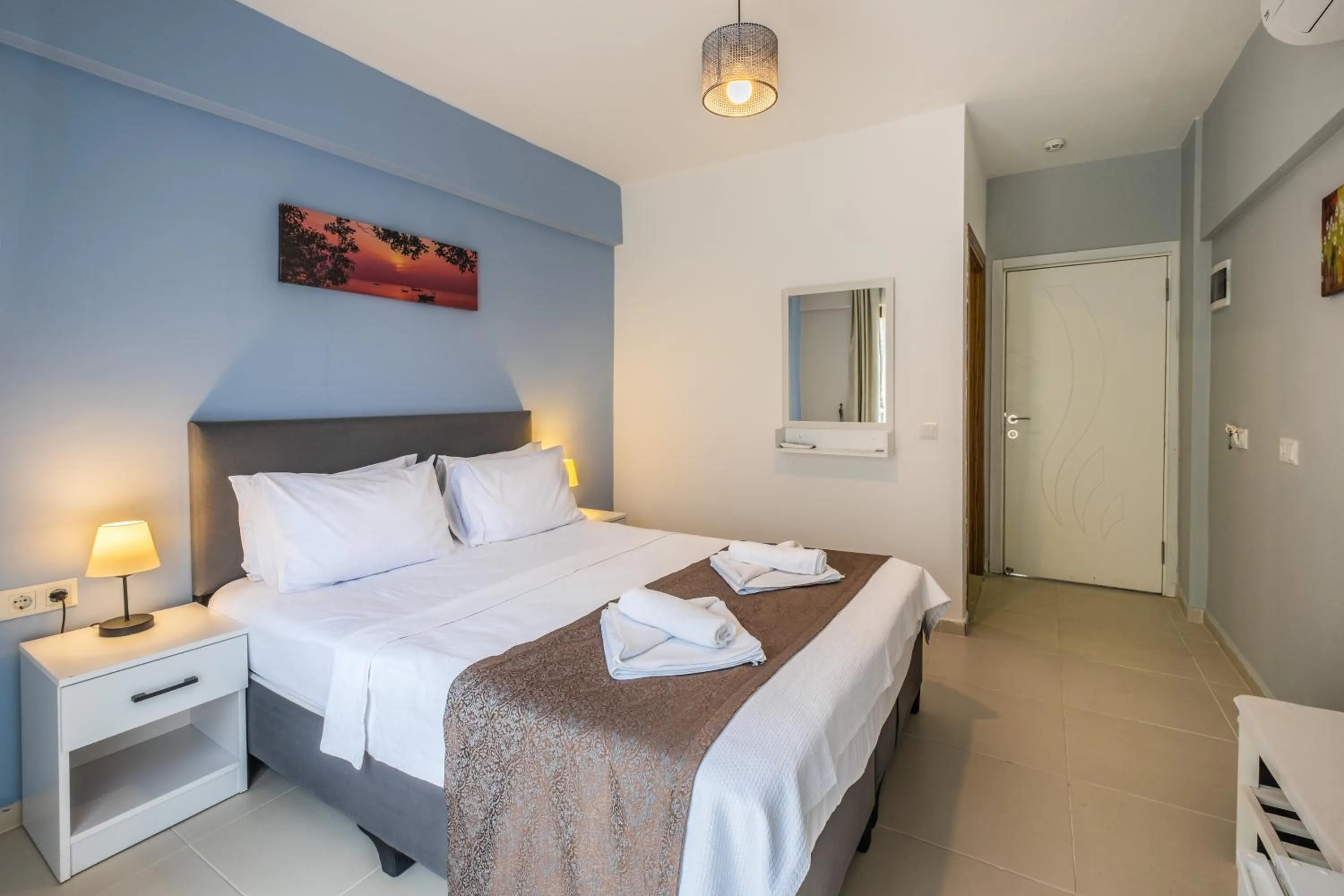 Photo of the whole room in Himm Hotel