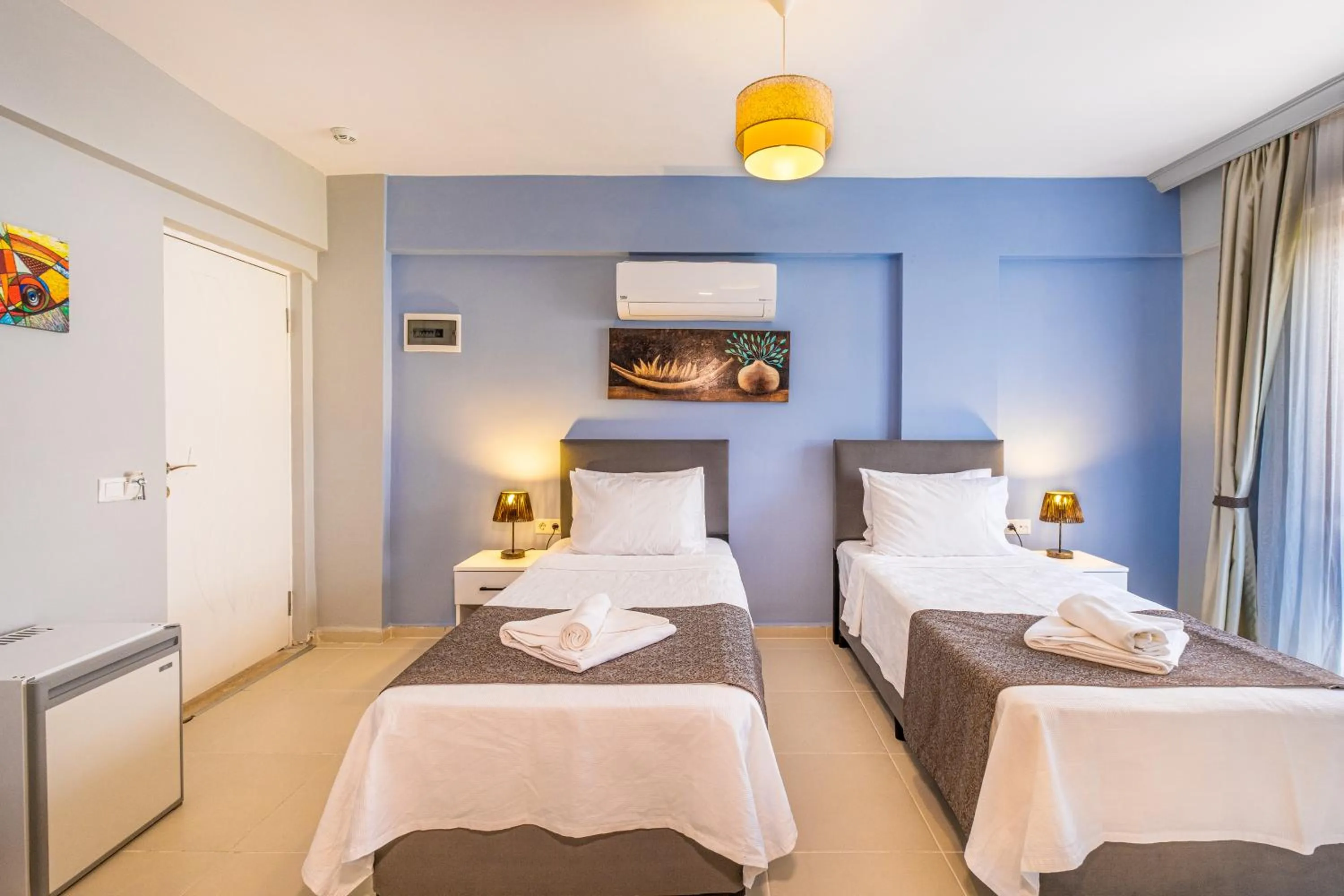 Photo of the whole room in Himm Hotel