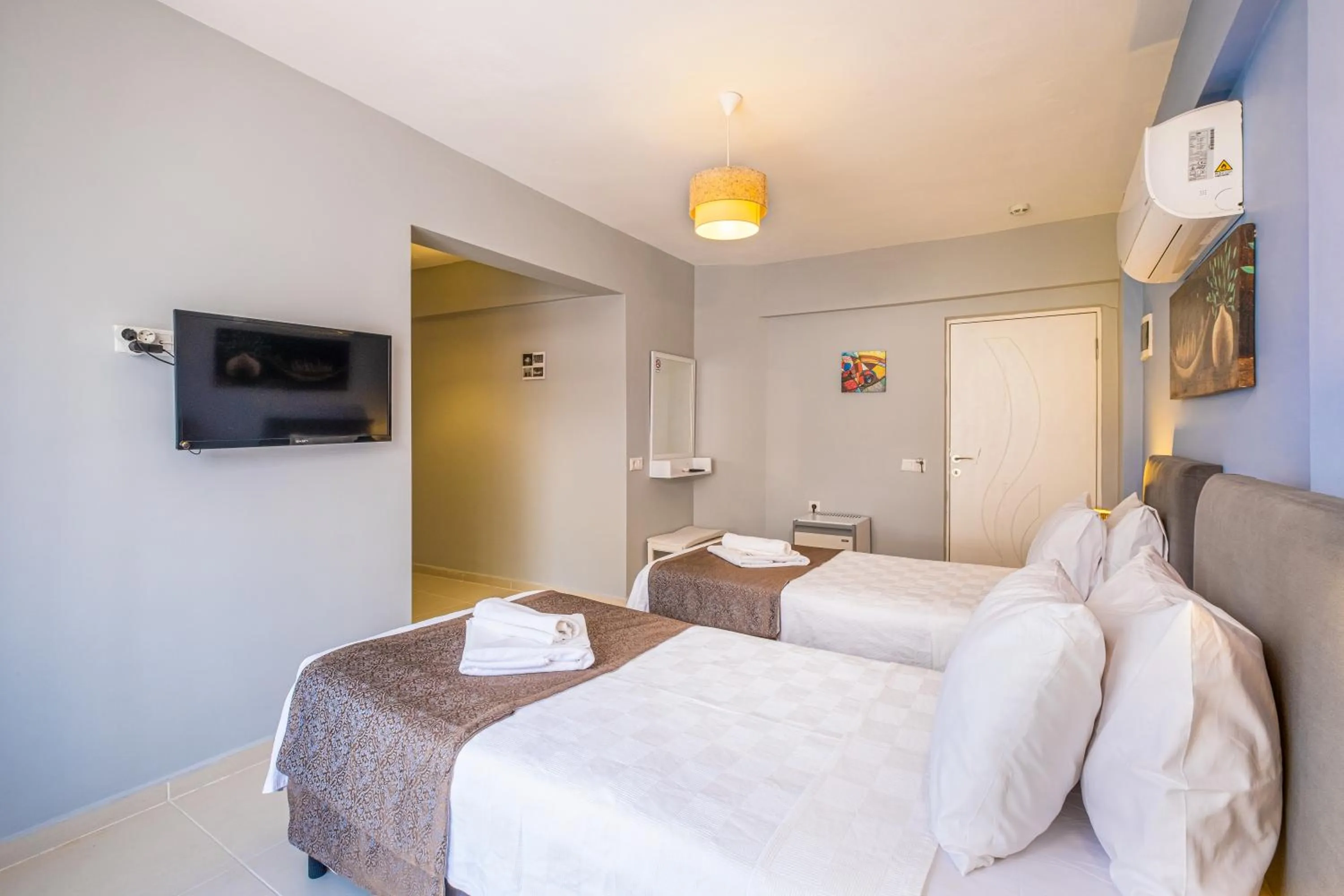 TV and multimedia in Himm Hotel