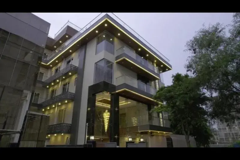 The Grand Oasis Hotel & Resort I Near India Expo Mart The Grand Oasis Hotel & Resort I Near India Expo Mart