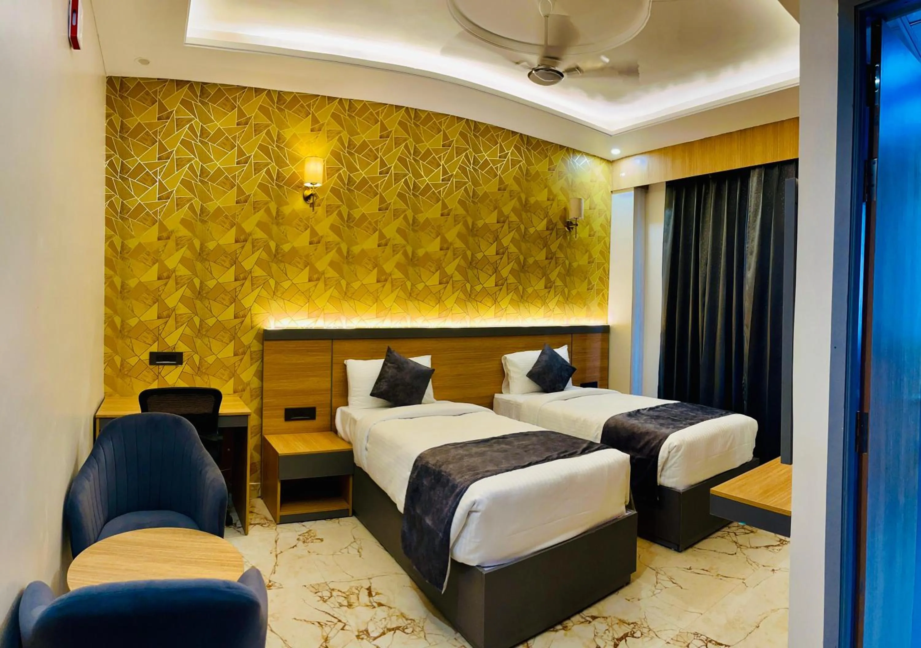 Deluxe Twin Room in The Grand Oasis Hotel & Resort I Near India Expo Mart