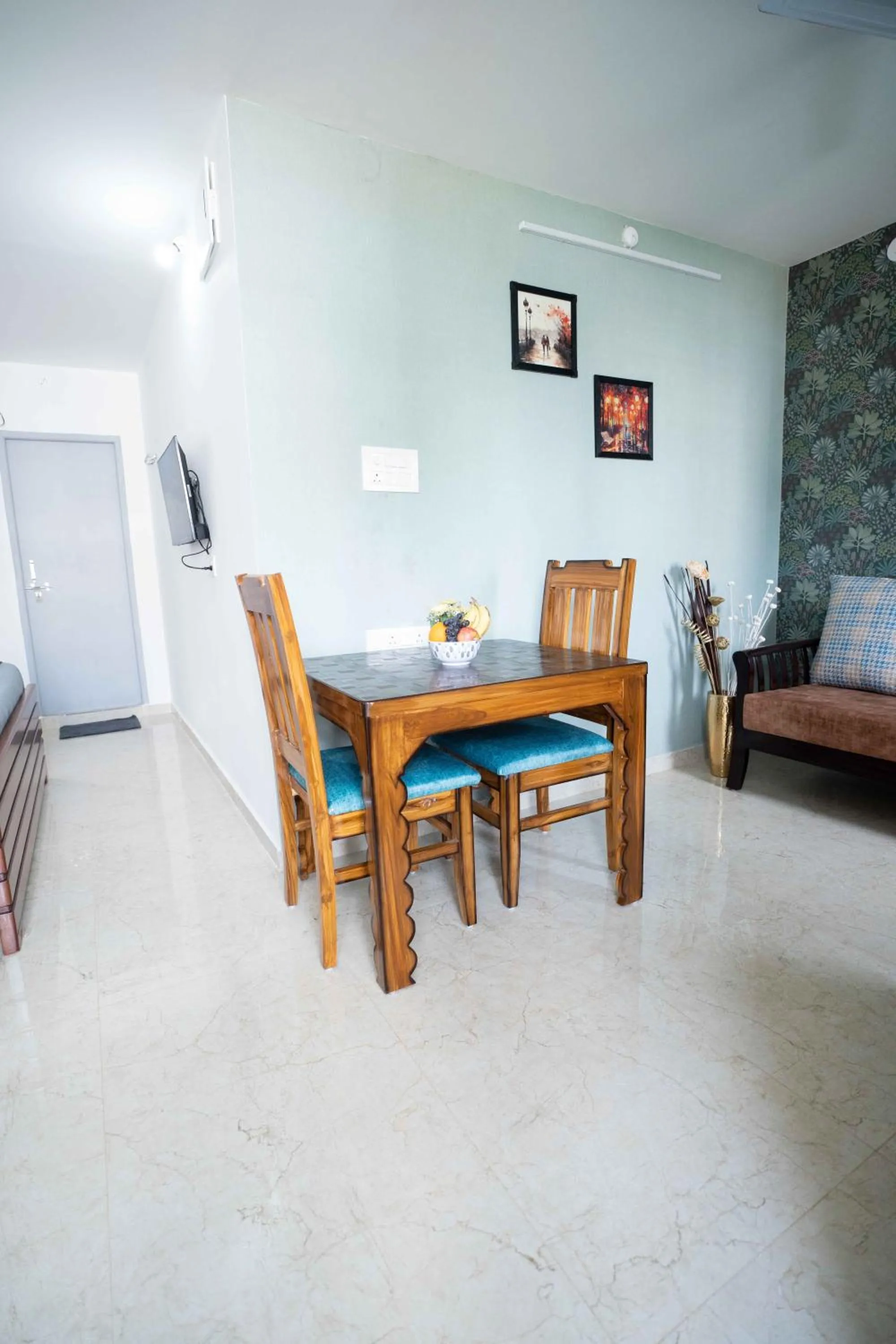 Yellow Bells Studios And Suites