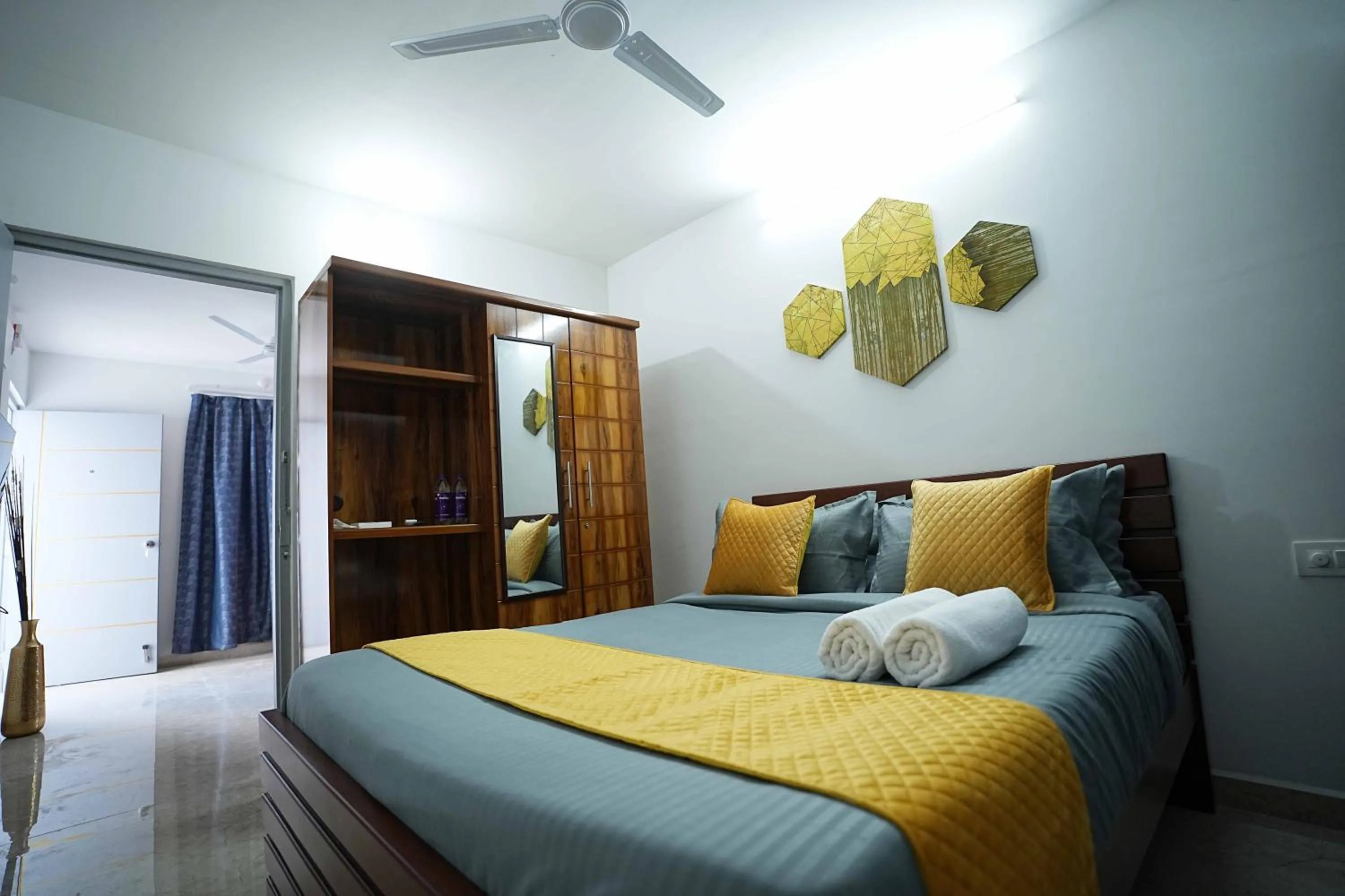 Bedroom, Bed in Yellow Bells Studios And Suites