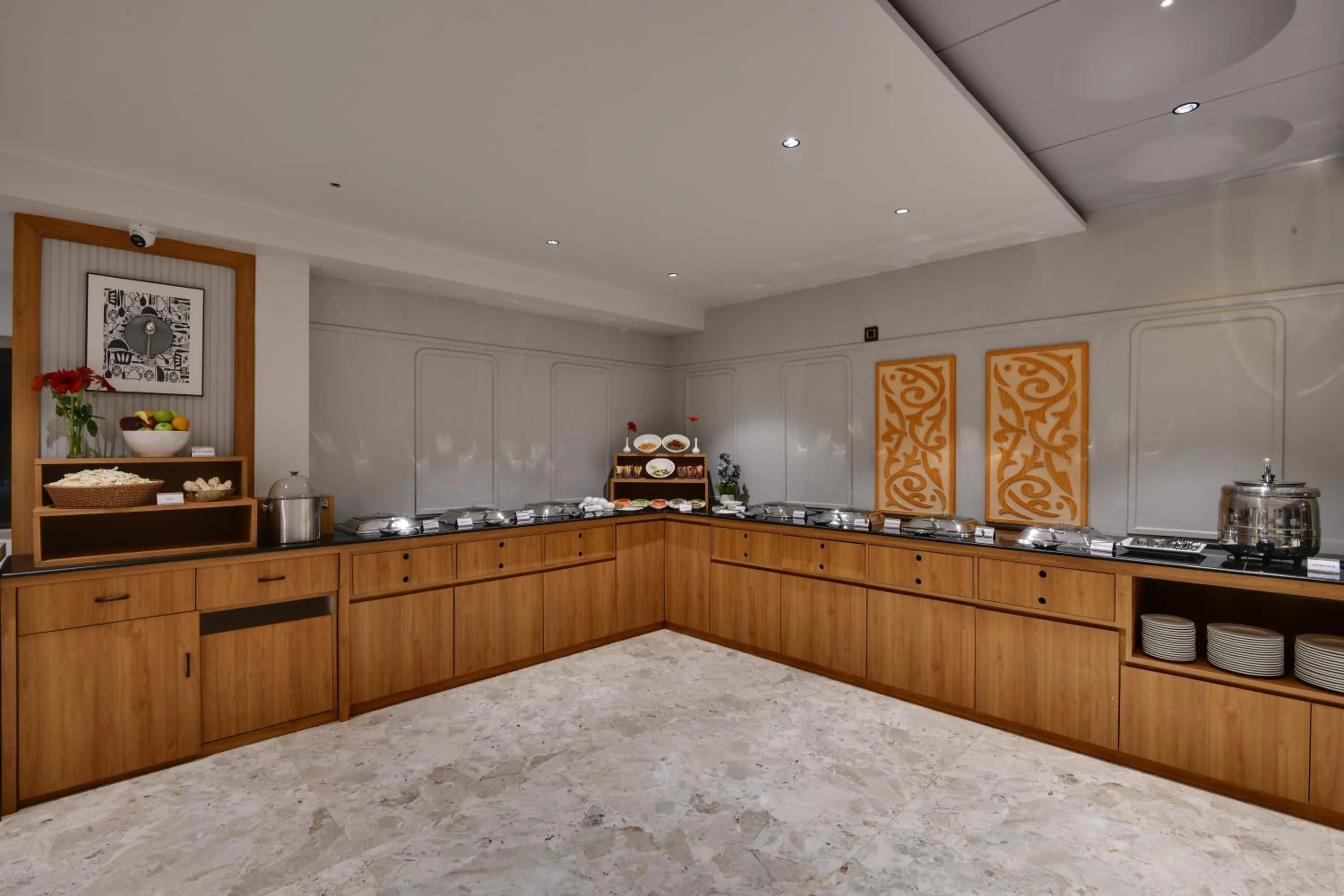 Restaurant/places to eat in Click Hotel Royal Pearl, Galenda, Dahej