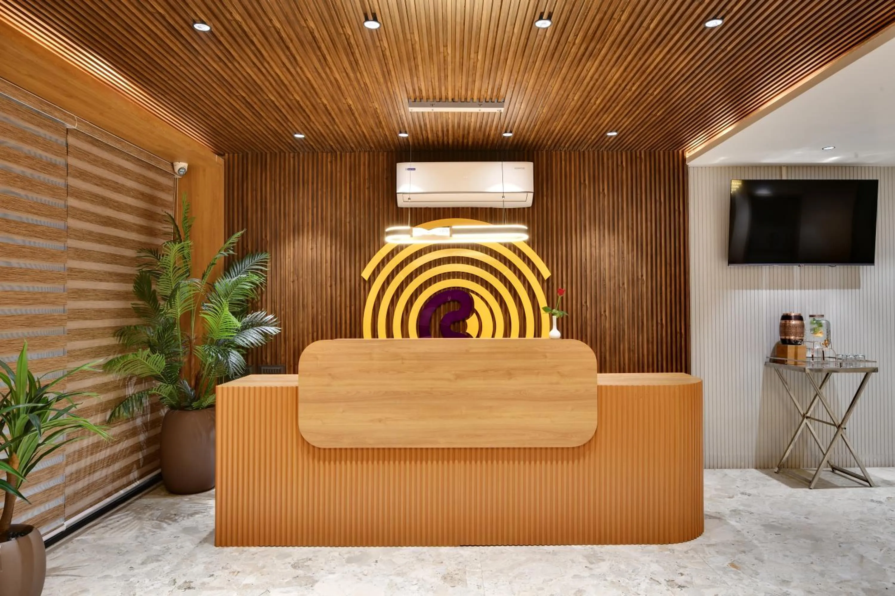 Lobby or reception in Click Hotel Royal Pearl, Galenda, Dahej