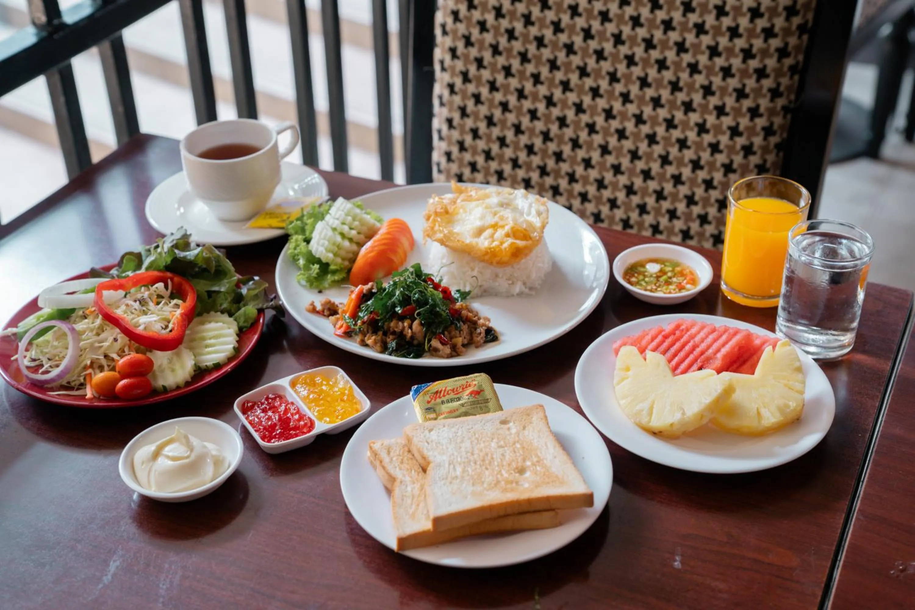 Restaurant/places to eat in Prelude Hotel