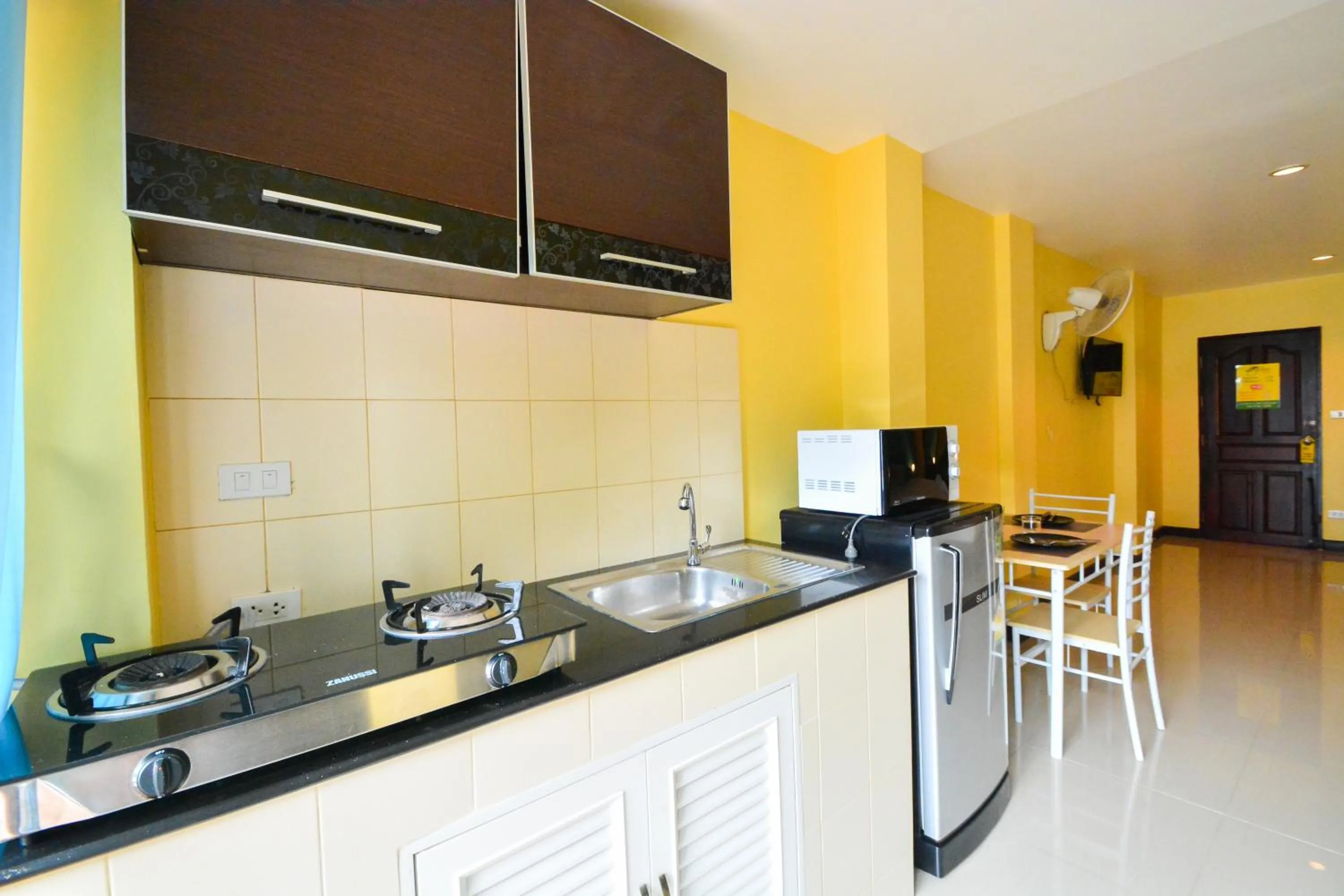 Kitchen or kitchenette in Gecko Hotel