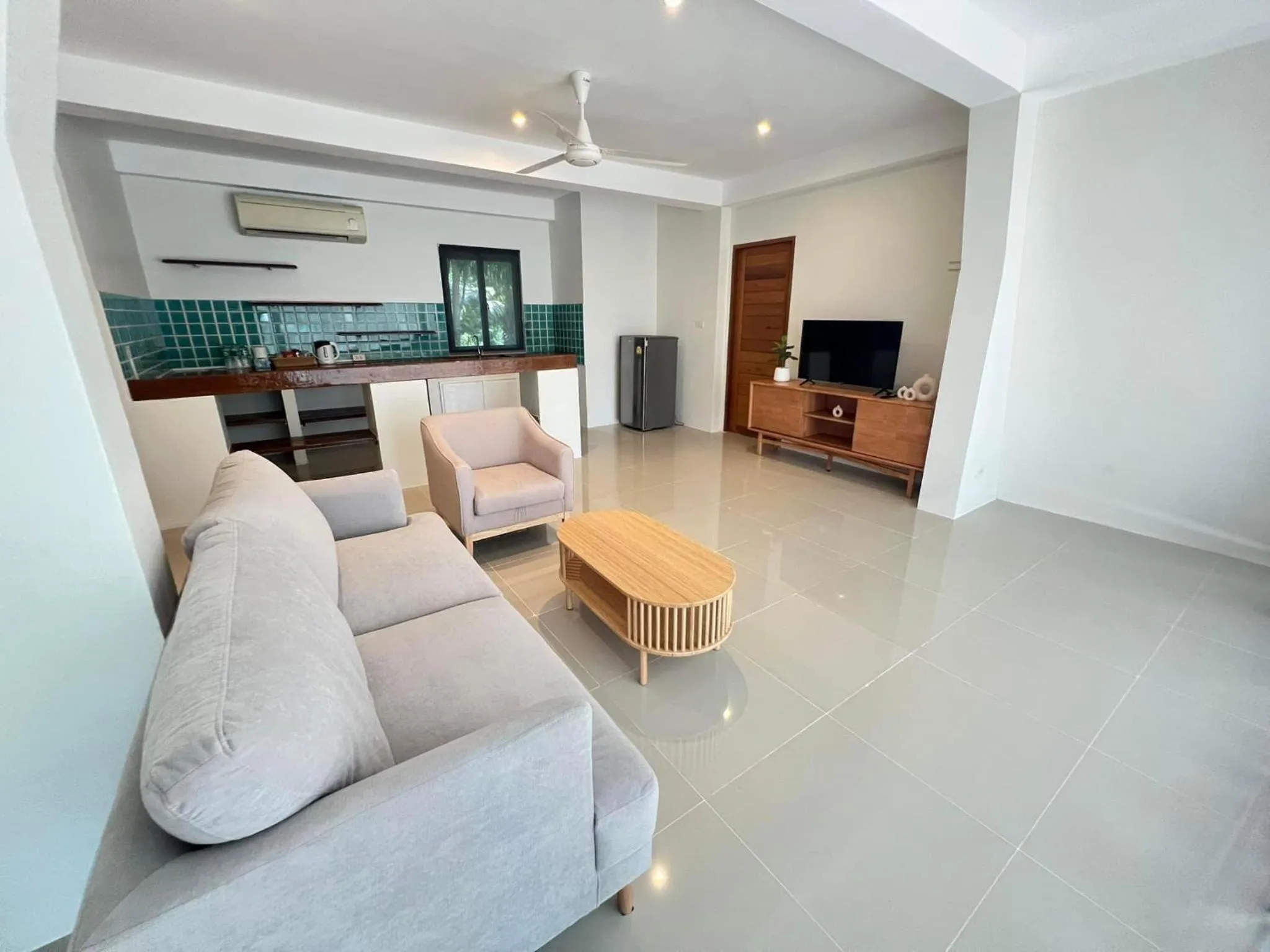 TV and multimedia in Chill Lay Resort Donsak