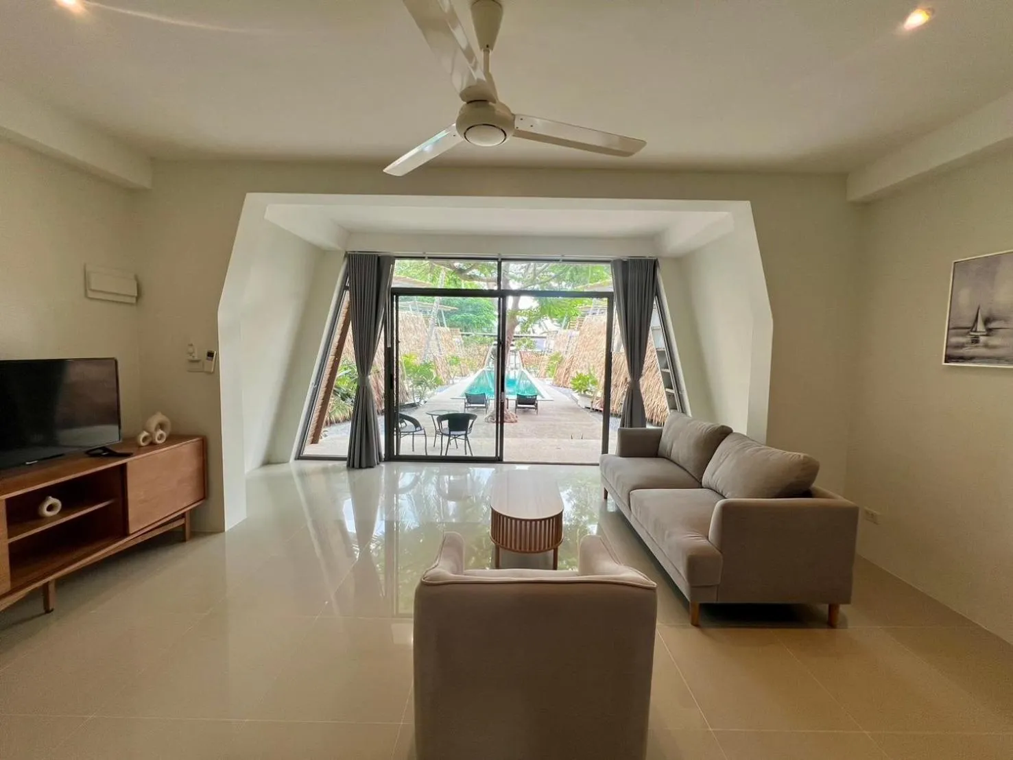 Living room in Chill Lay Resort Donsak