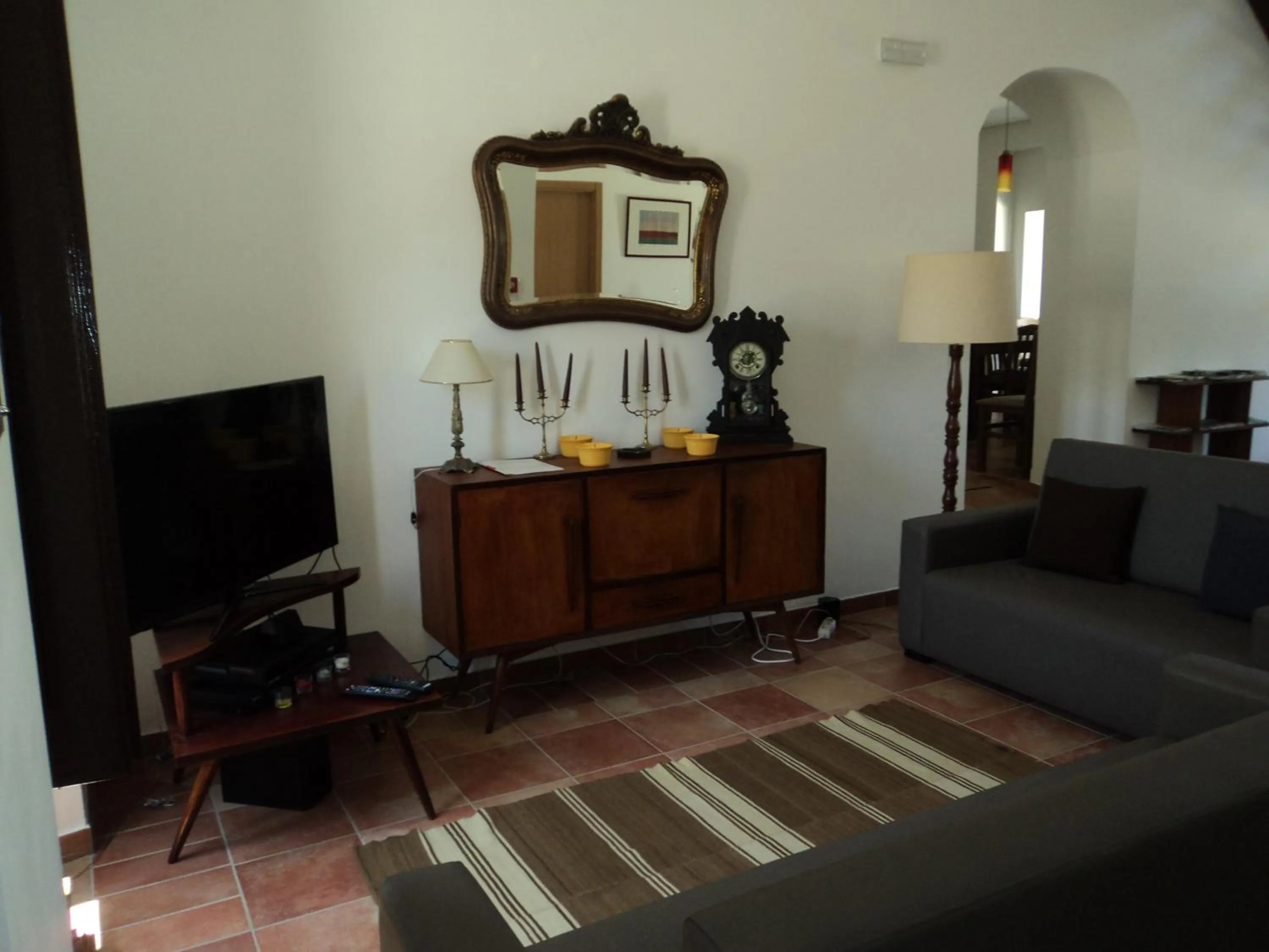 Communal lounge/ TV room in Casas da Moagem
