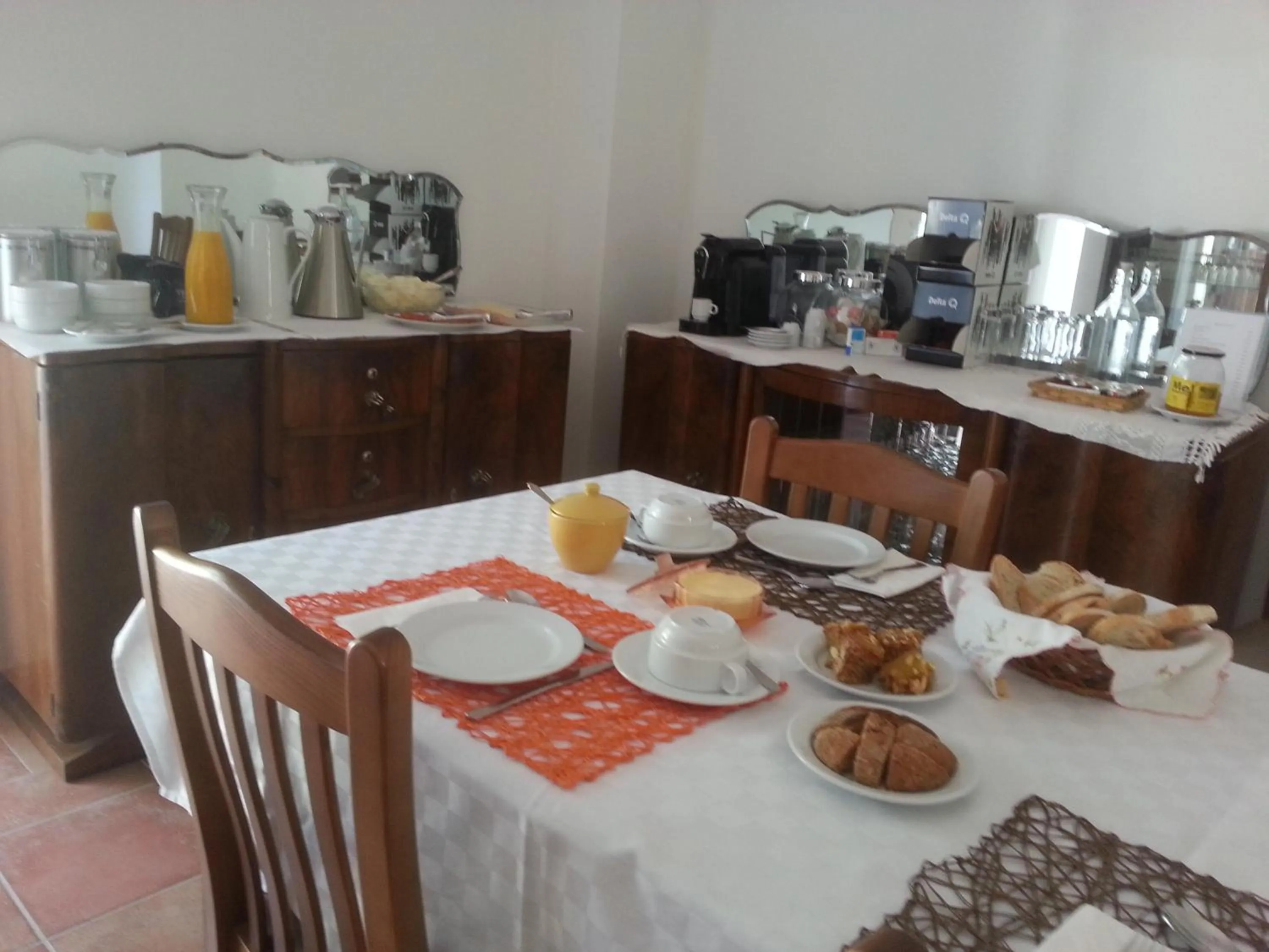 Restaurant/places to eat in Casas da Moagem