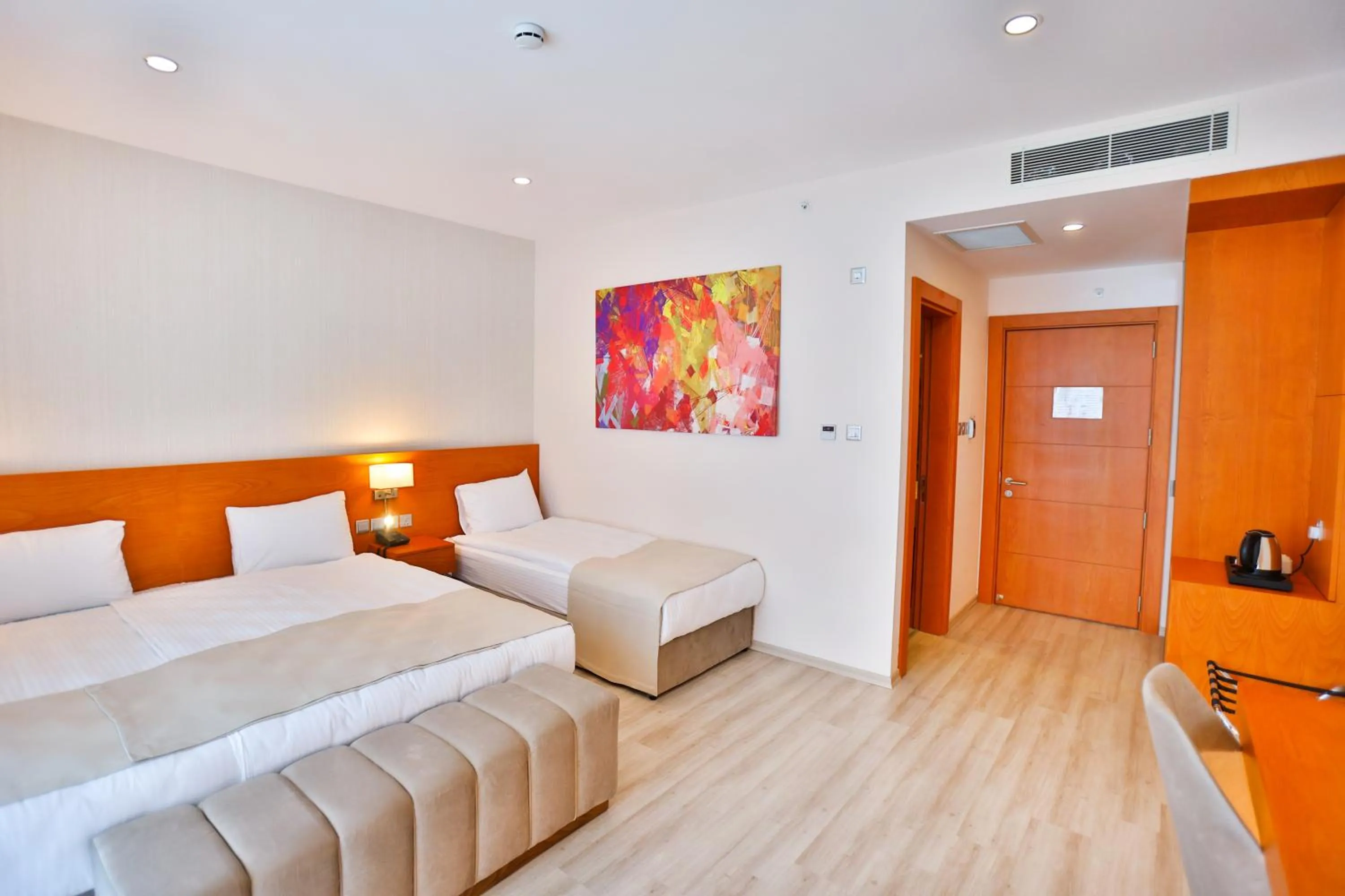 Bed in Caddem Inn Hotel