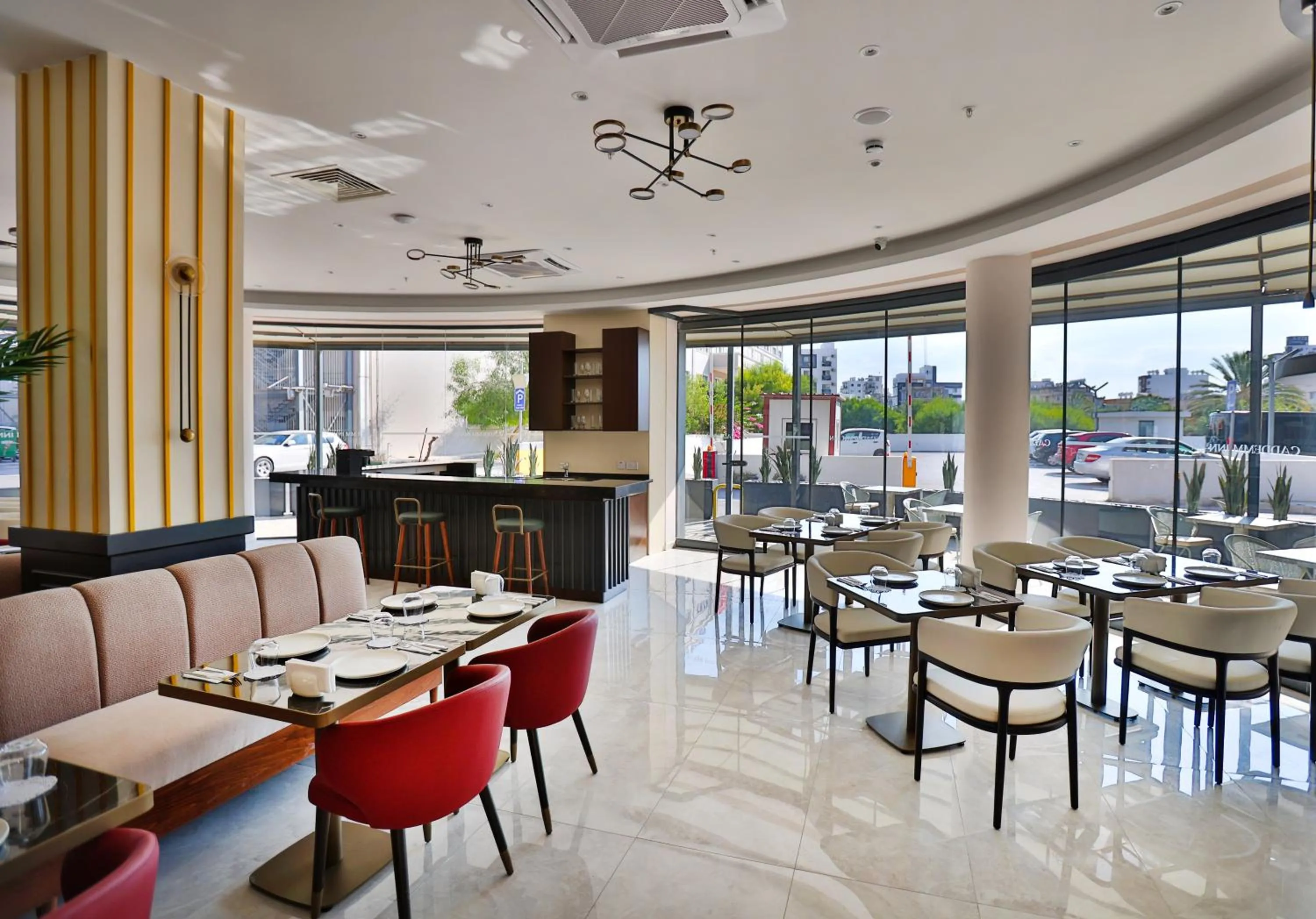 Restaurant/places to eat in Caddem Inn Hotel