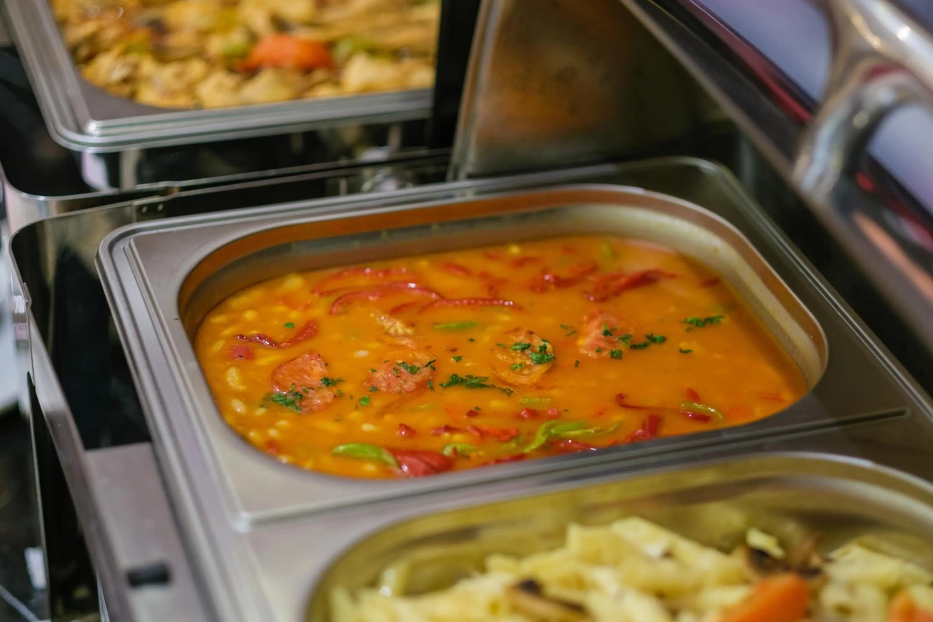 Restaurant/places to eat in Caddem Inn Hotel