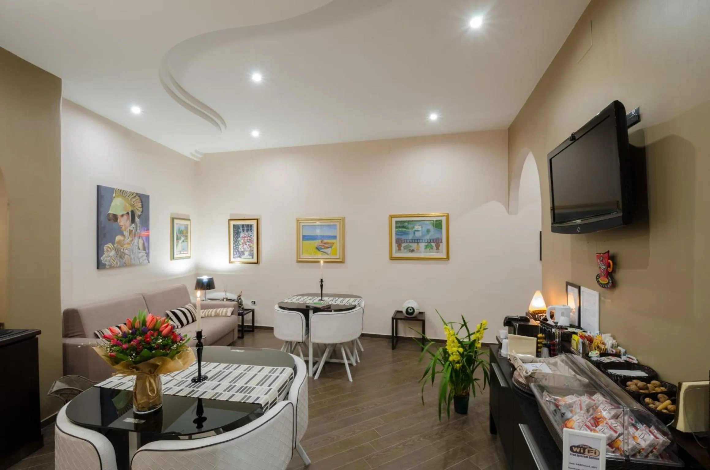 Communal lounge/ TV room in B&B Civico Cinque