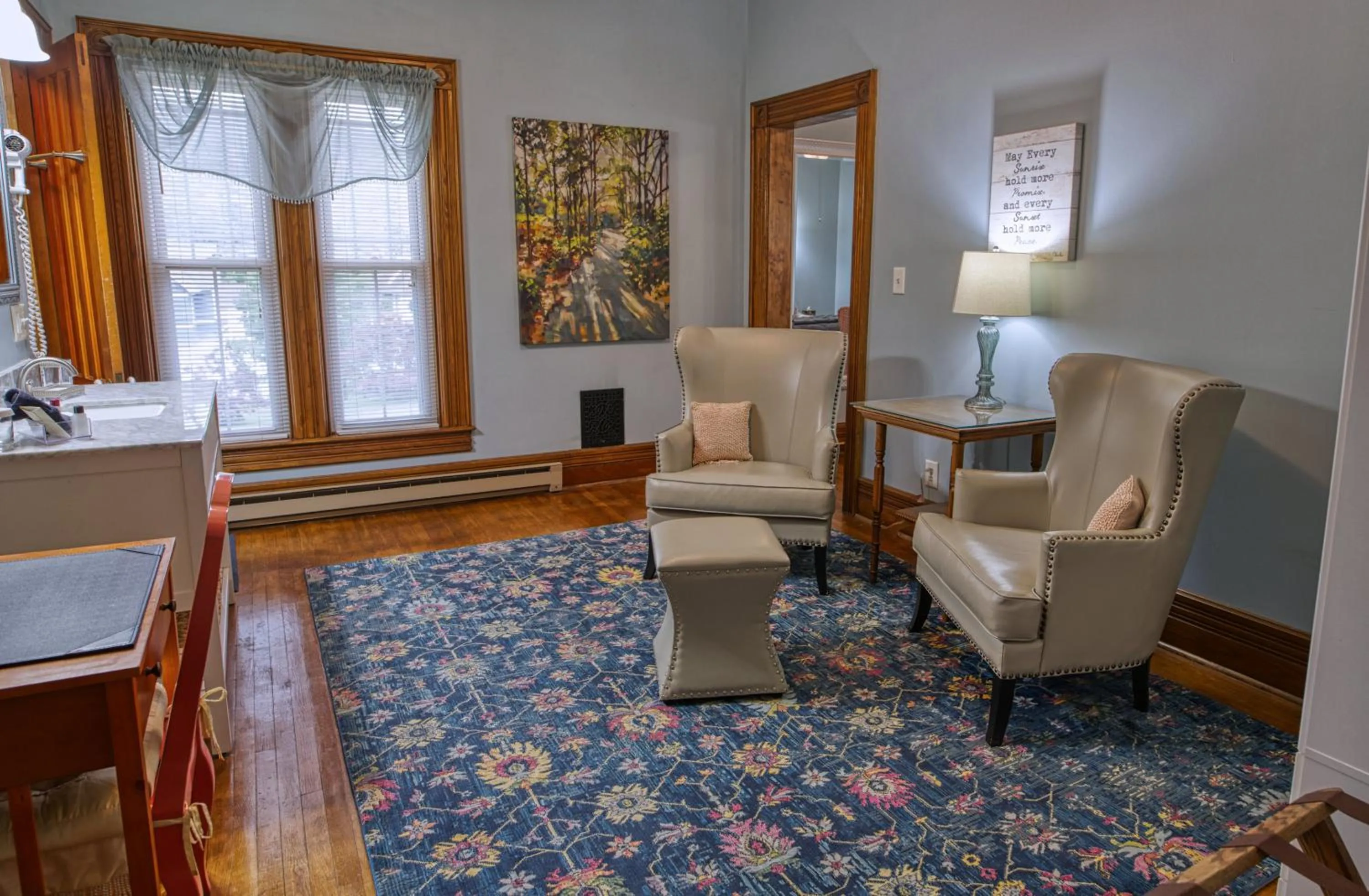 Living room in Rockwell Falls Inn and Wine Bar