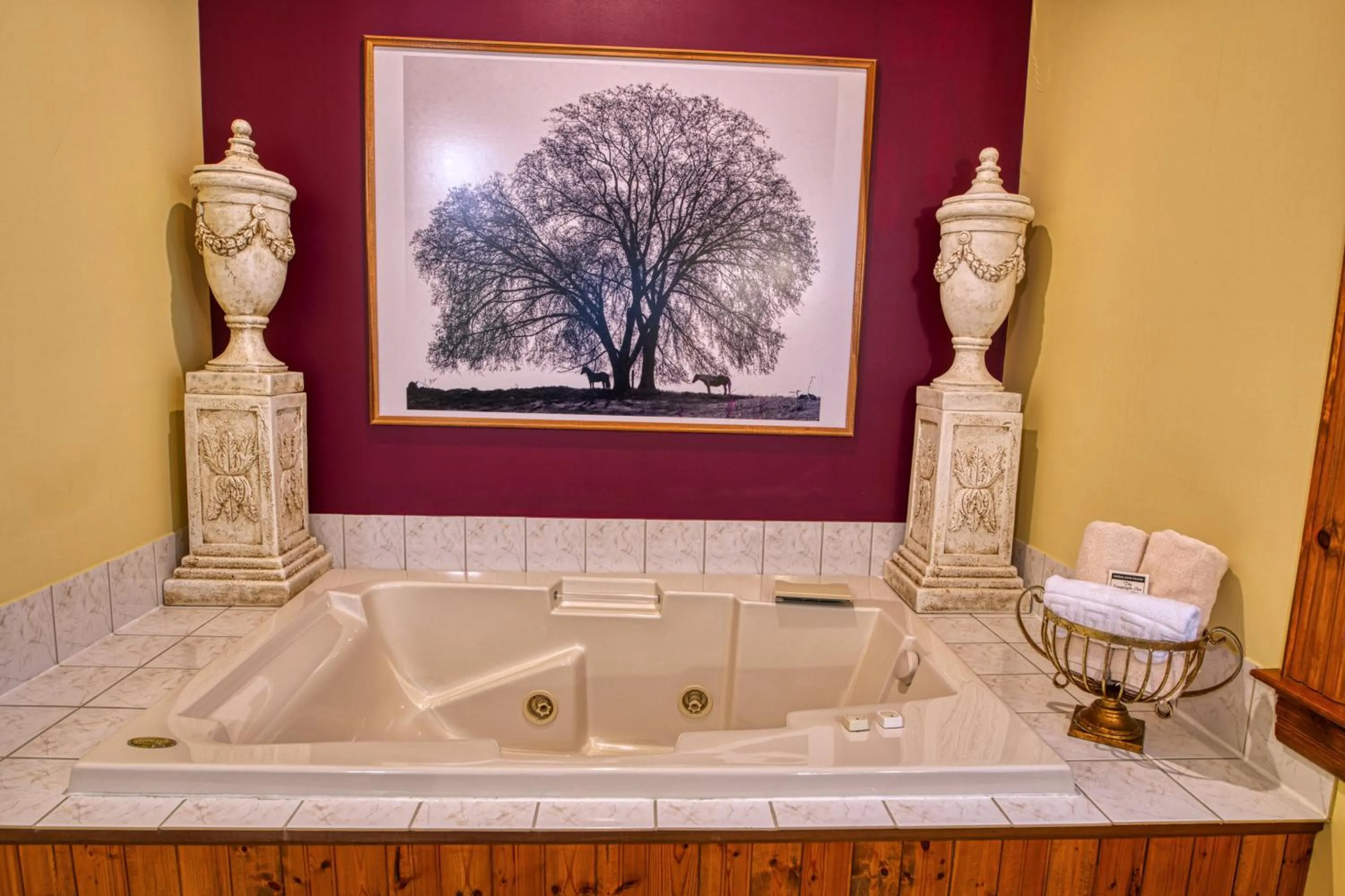 Hot Tub in Rockwell Falls Inn and Wine Bar