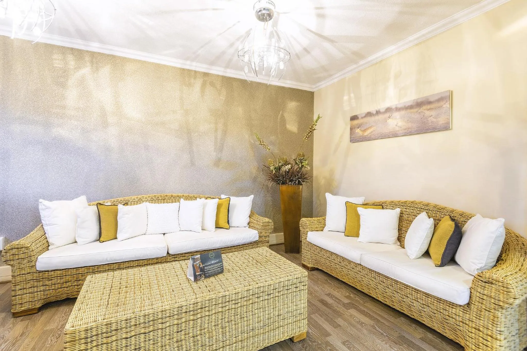 Communal lounge/ TV room, Bed in Auas City Hotel