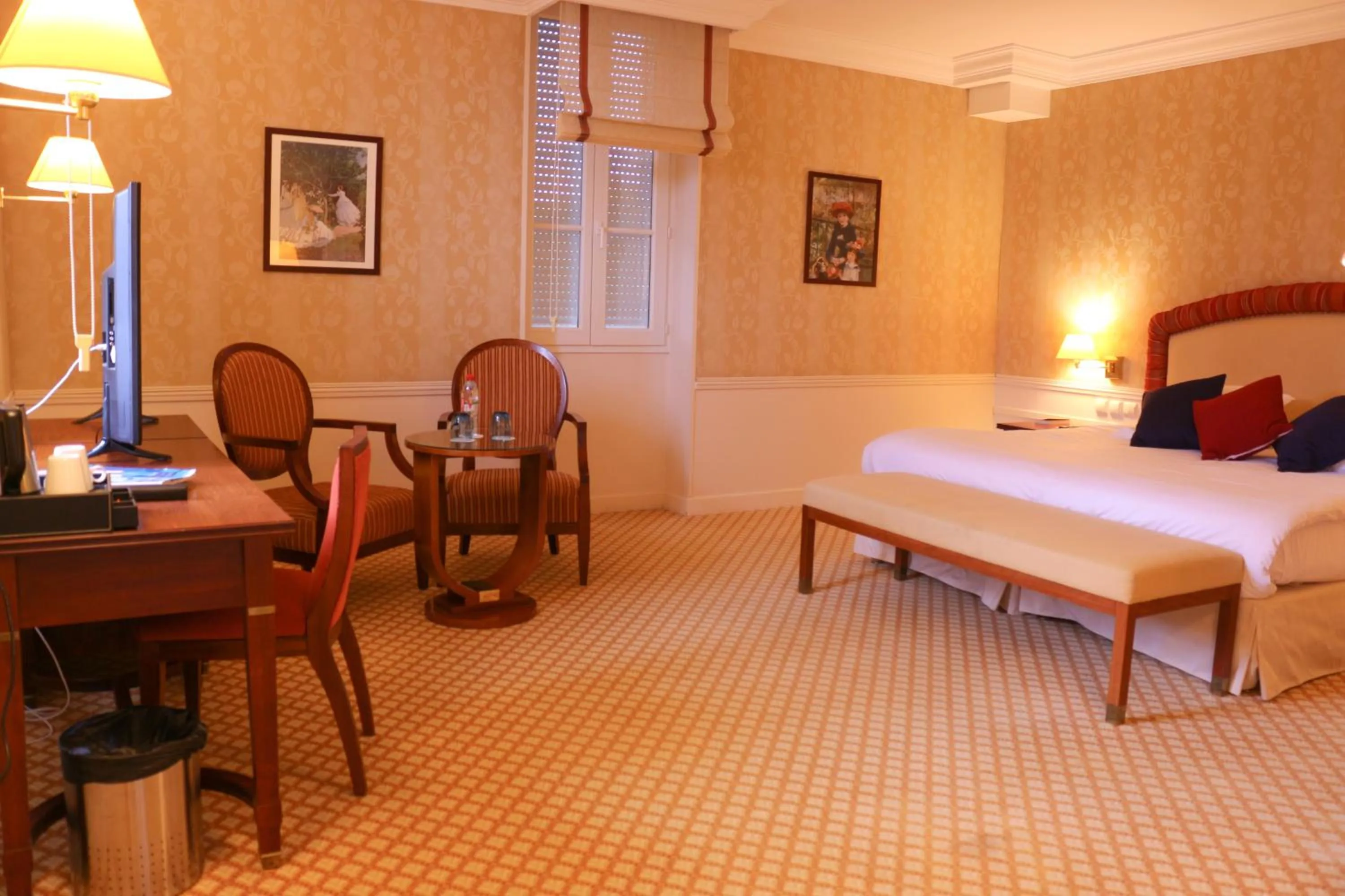 Photo of the whole room, Bed in Le Domaine des Roches, Hotel & Spa