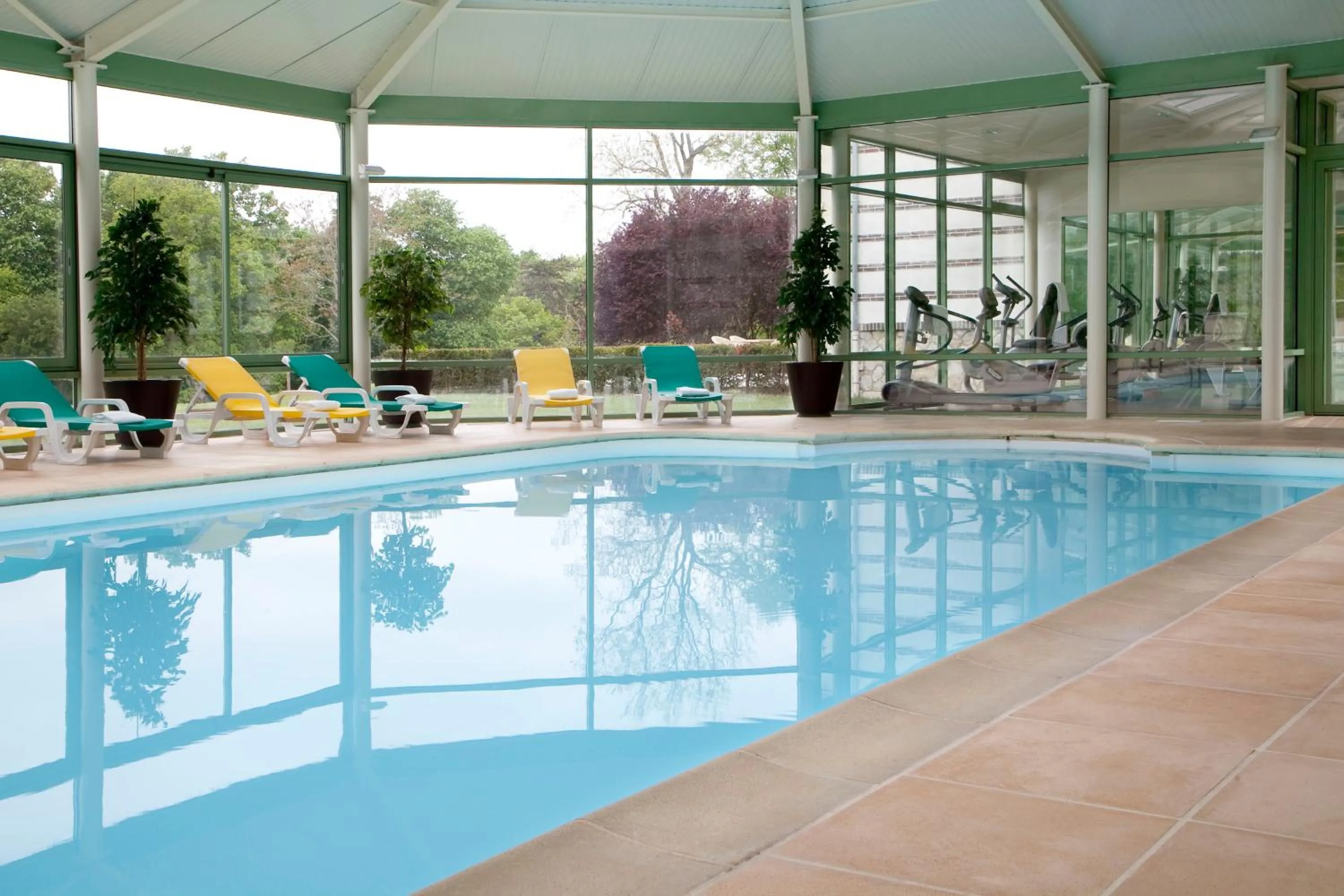 Swimming pool in Le Domaine des Roches, Hotel & Spa