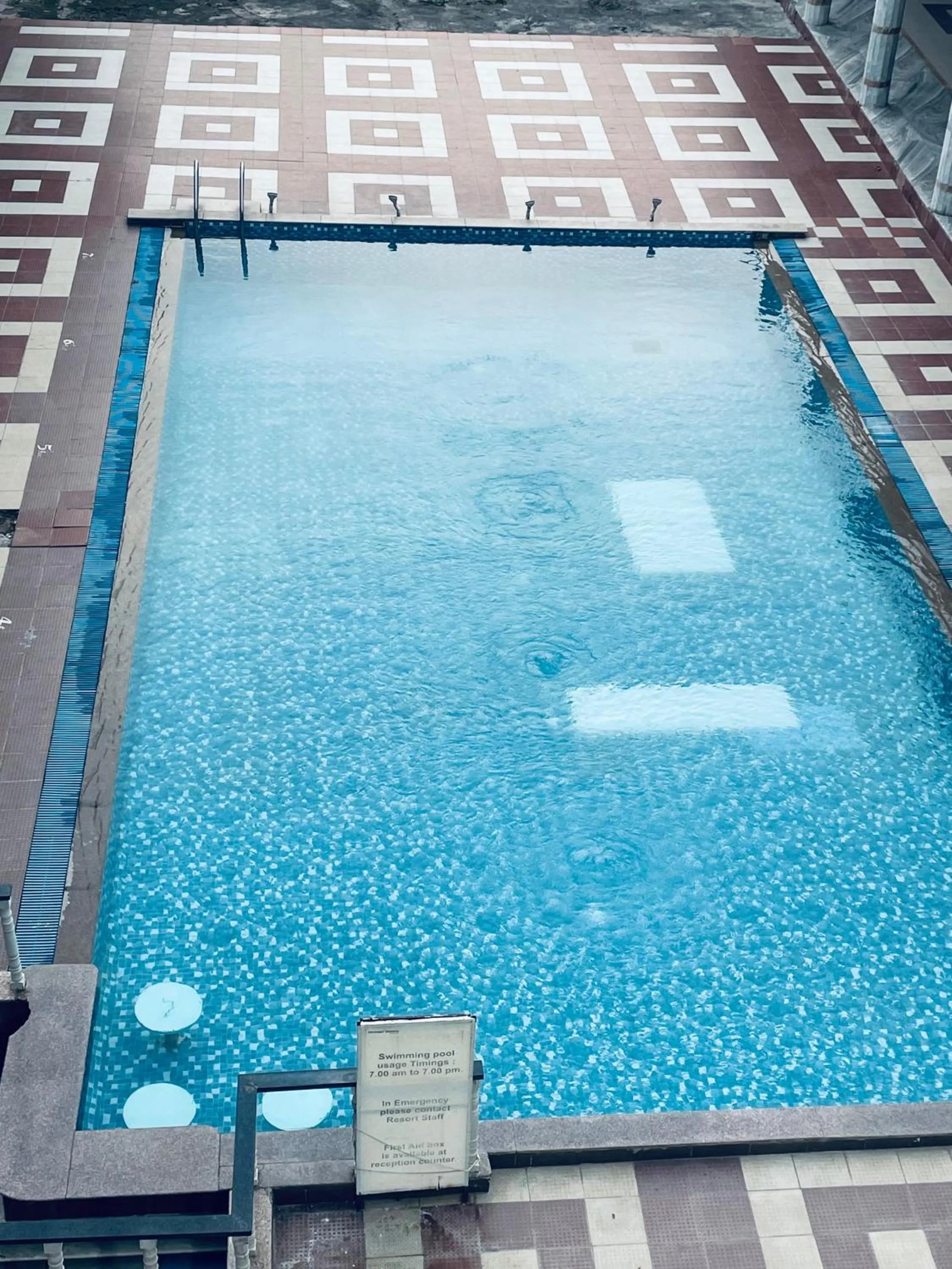 Swimming pool in Viceroy Resort