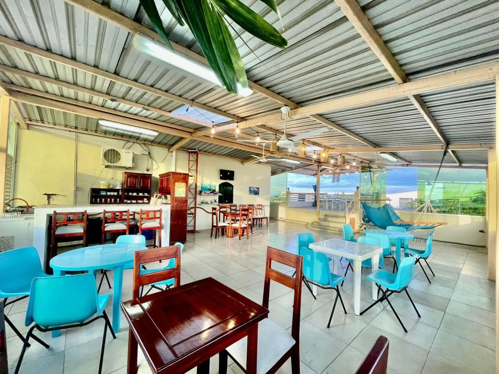 Restaurant/places to eat in Reef Manta