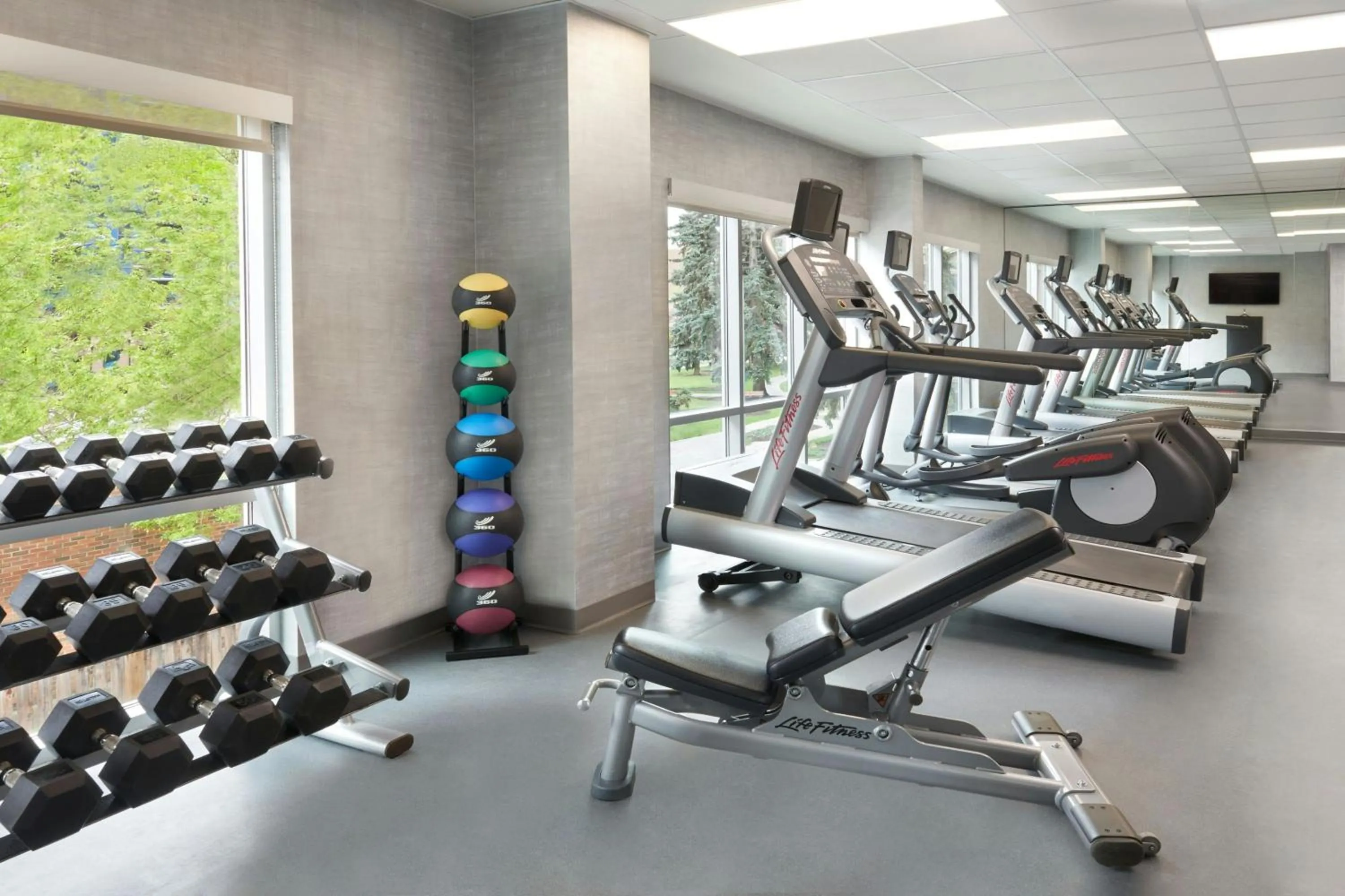 Fitness centre/facilities in Fairfield Inn & Suites by Marriott Calgary Downtown
