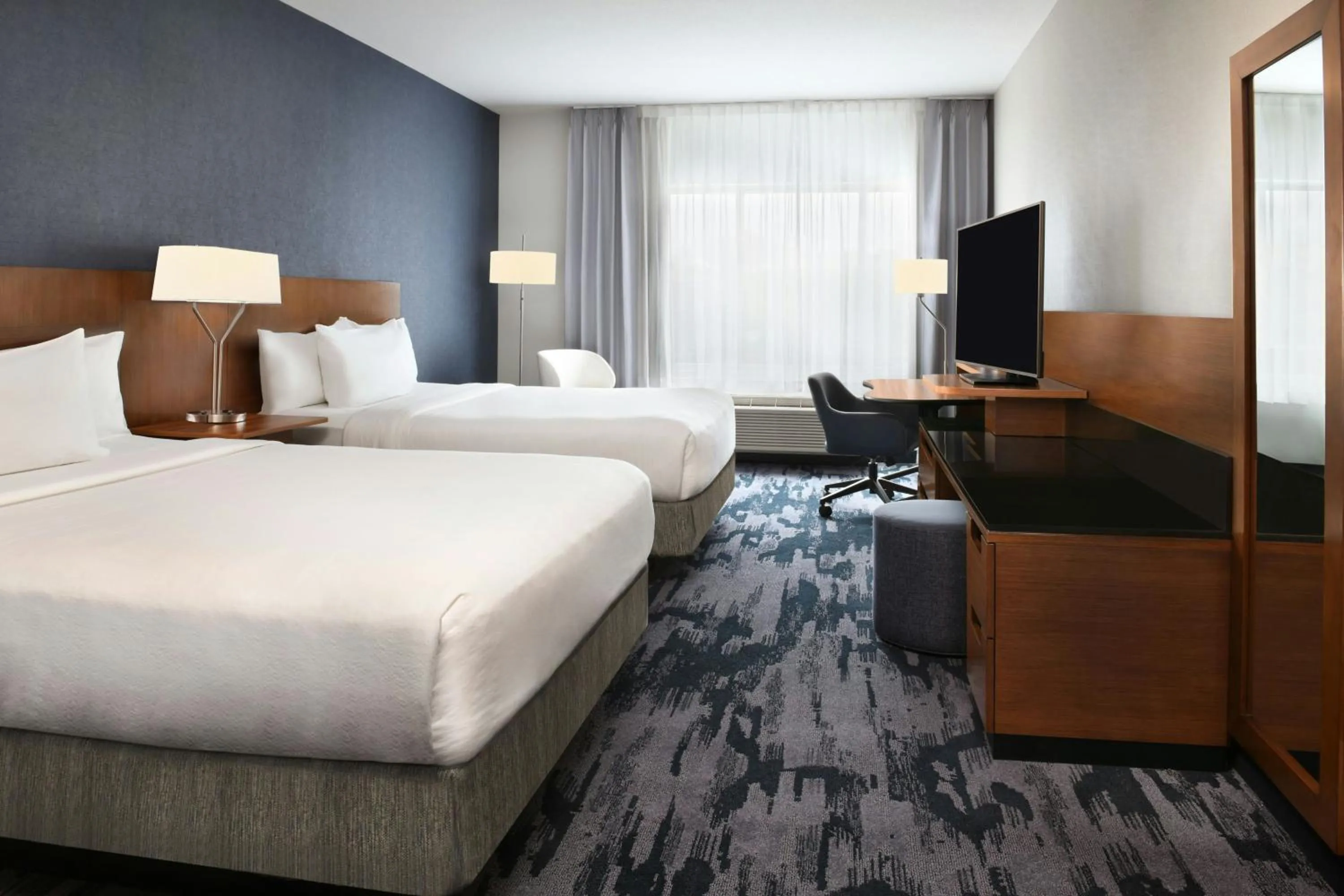 Photo of the whole room, Bed in Fairfield Inn & Suites by Marriott Calgary Downtown