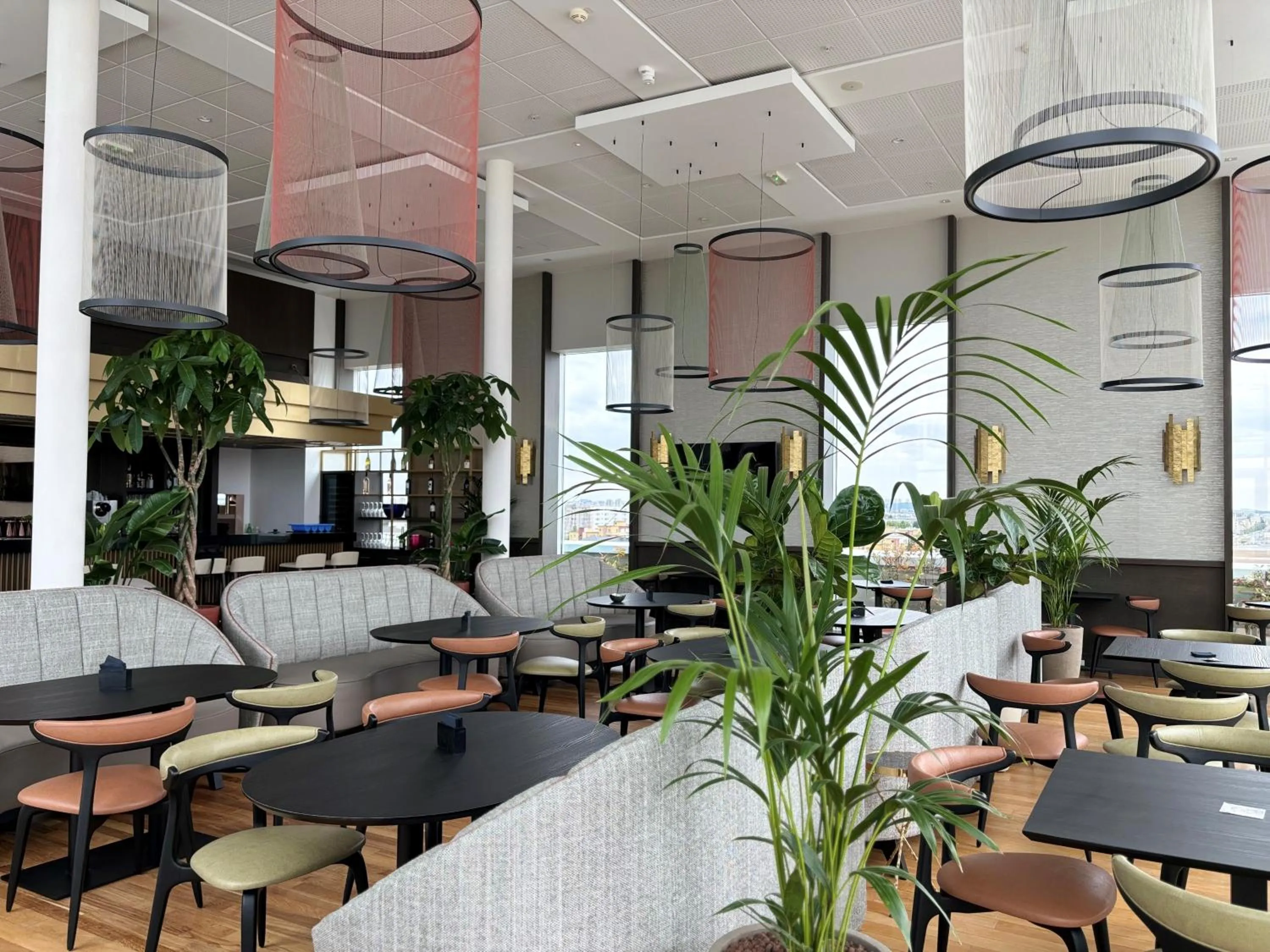 Restaurant/places to eat in AC Hotel by Marriott Paris Le Bourget Airport