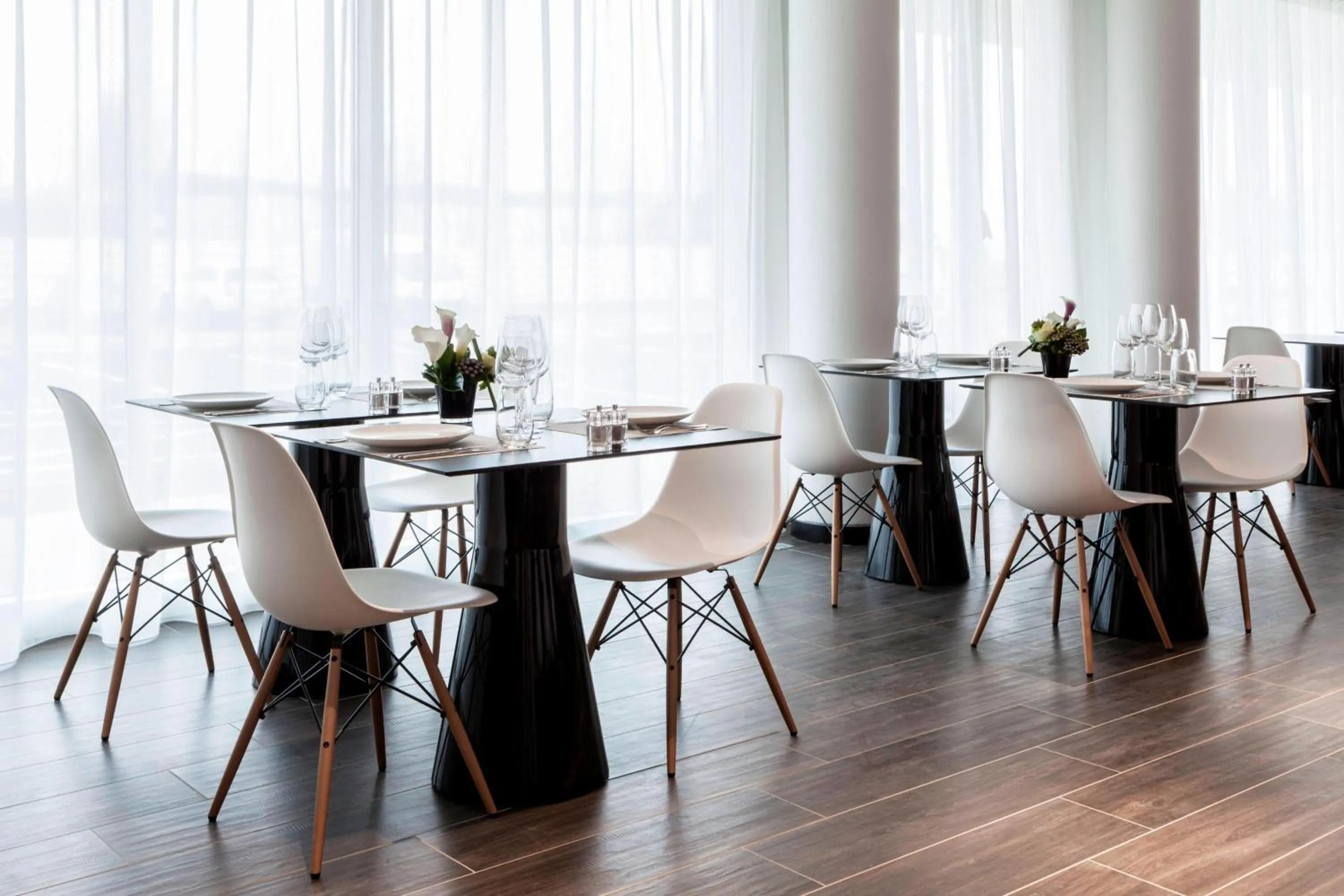 Restaurant/places to eat in AC Hotel by Marriott Paris Le Bourget Airport