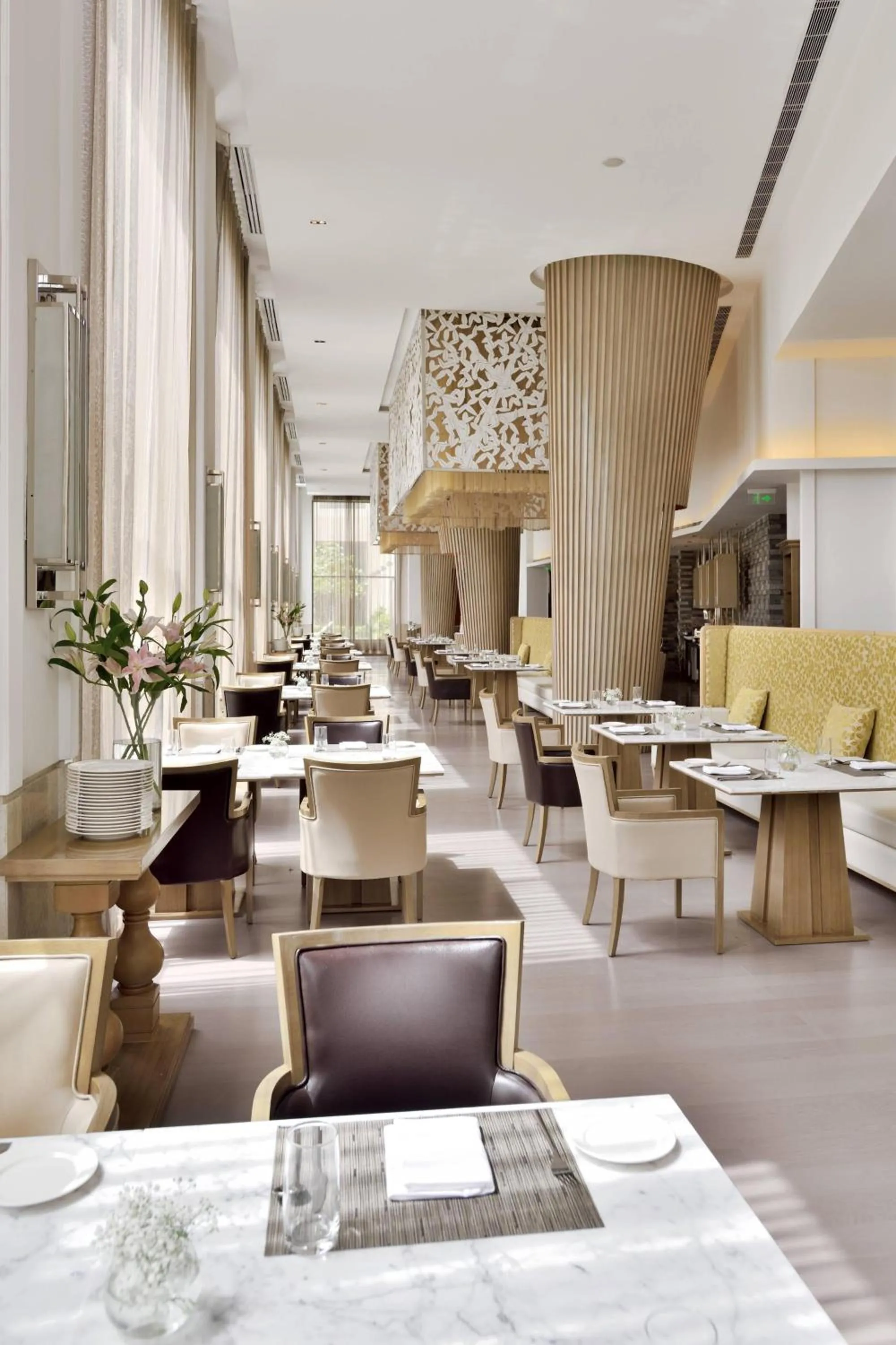 Restaurant/places to eat in Courtyard by Marriott Agra