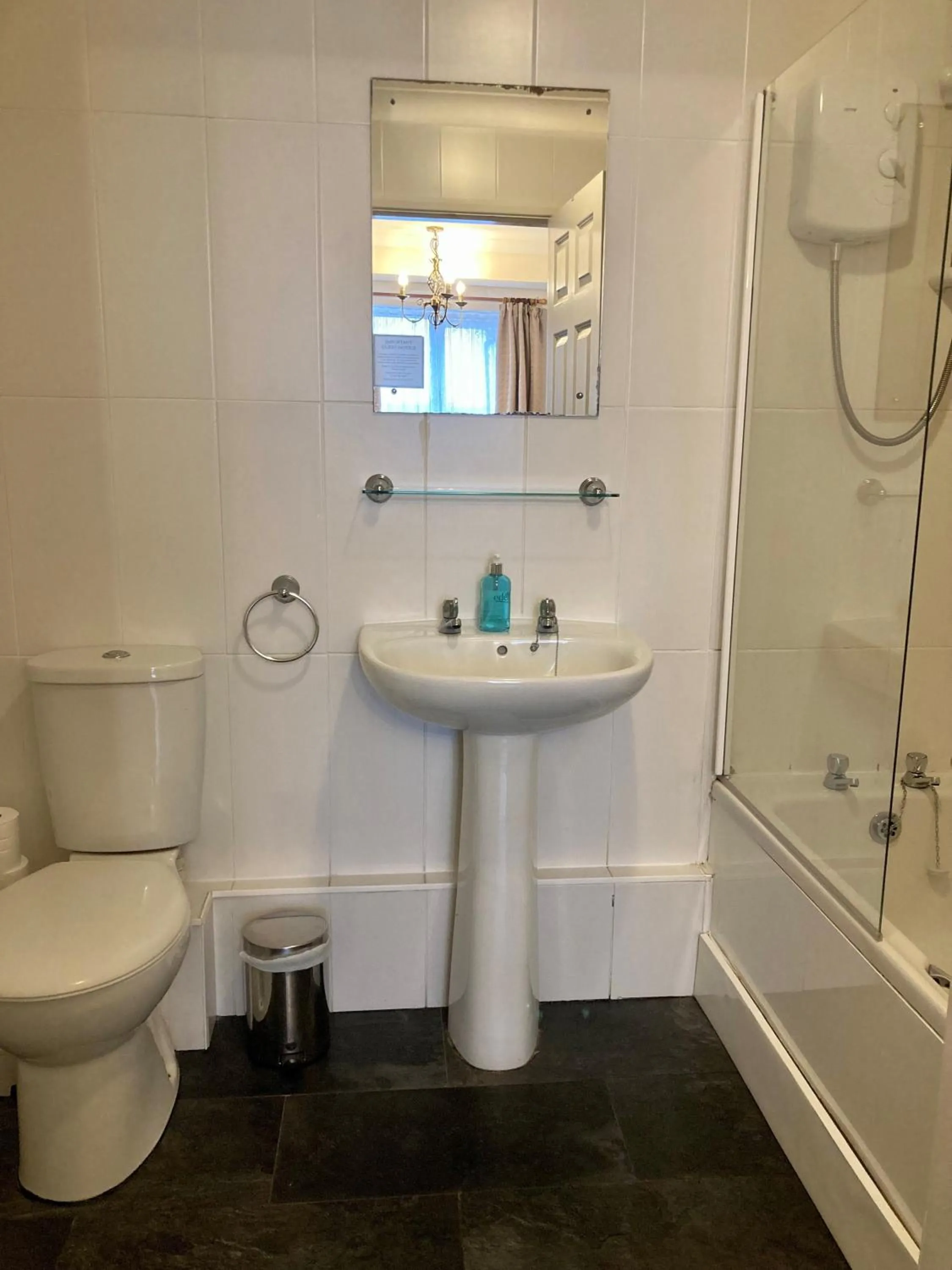 Shower in The Bentley Brook Inn