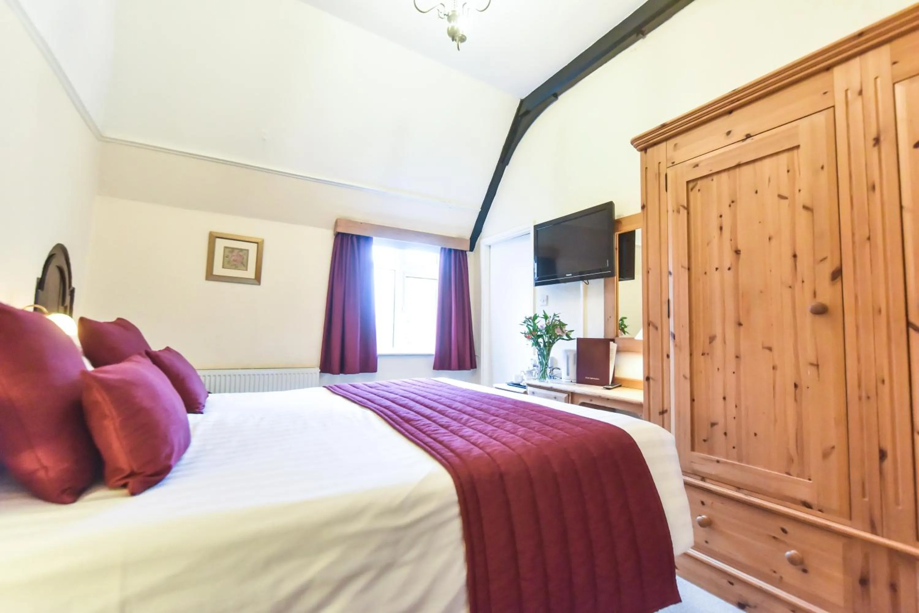 Bed in The Bentley Brook Inn