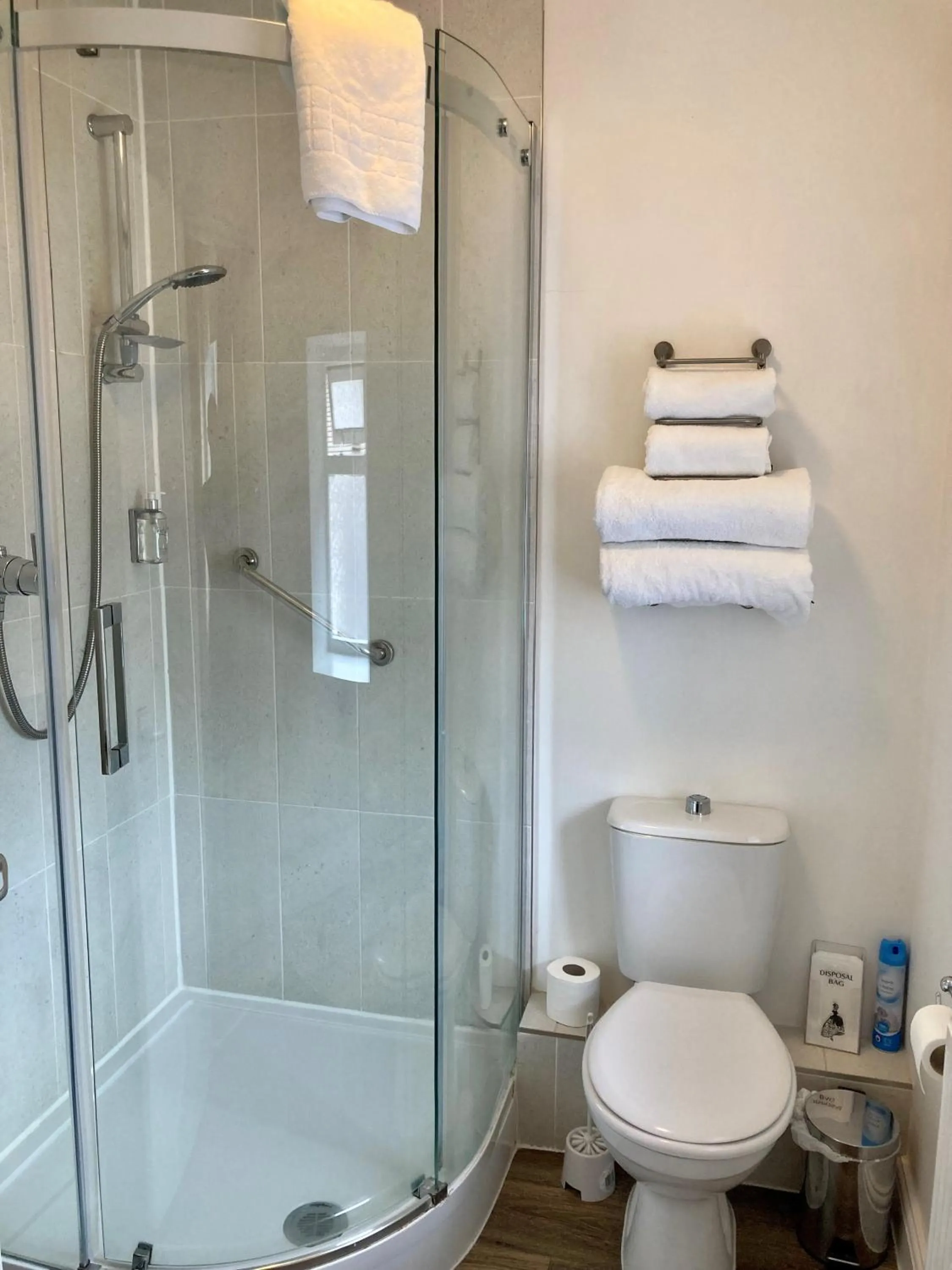 Shower in The Bentley Brook Inn