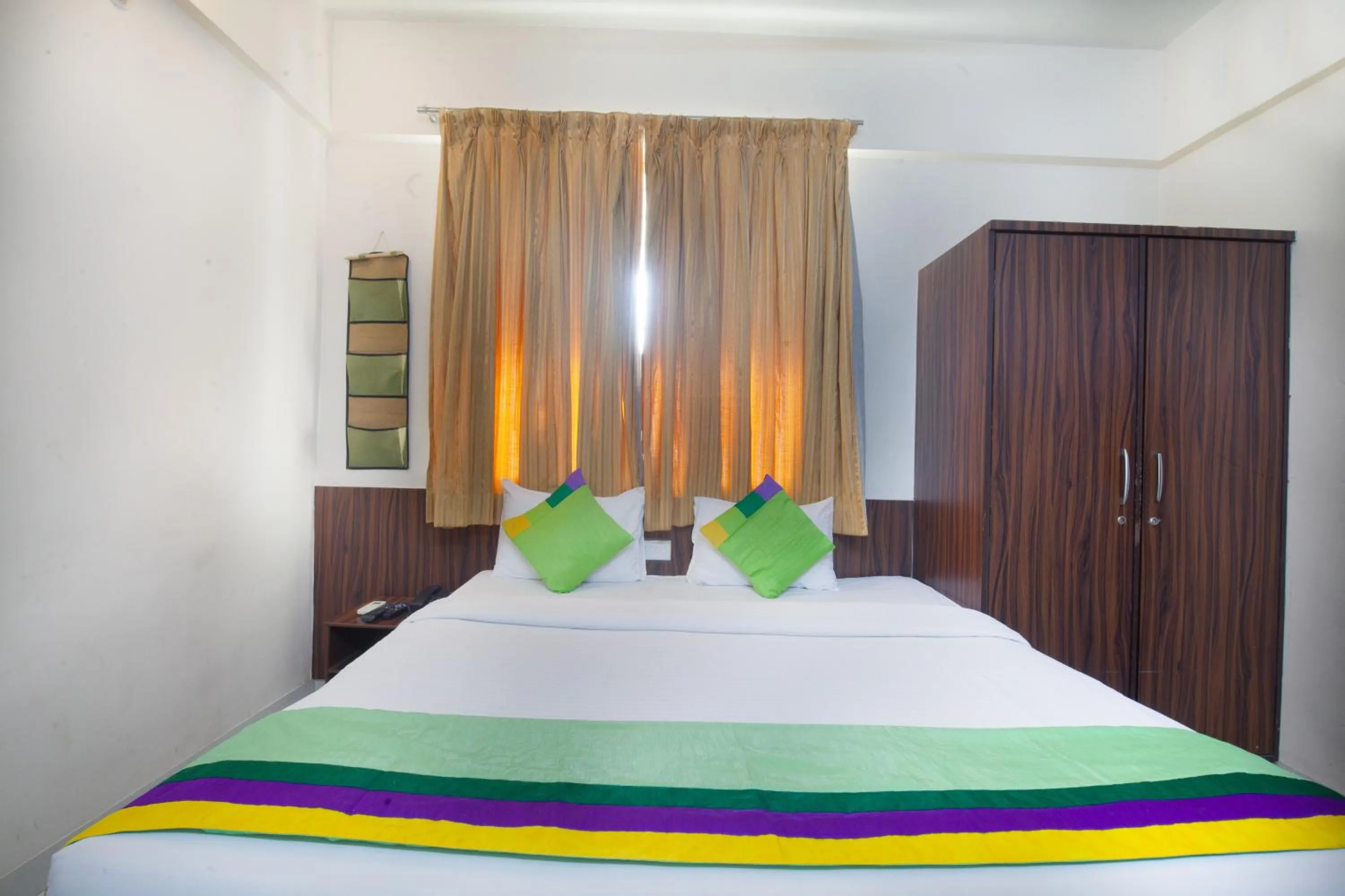 Bedroom, Bed in Treebo Park View Hadapsar