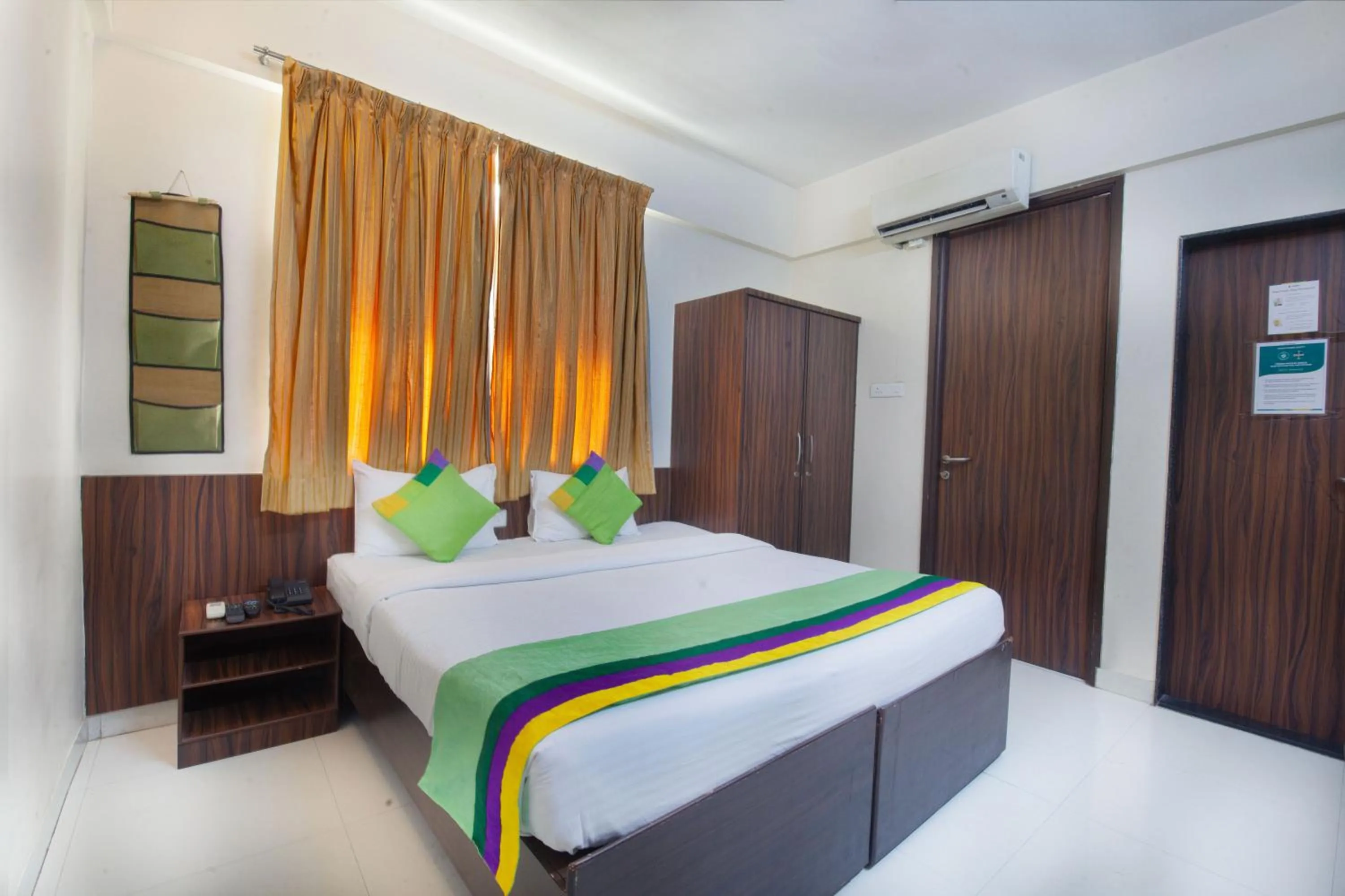 Bedroom, Bed in Treebo Park View Hadapsar