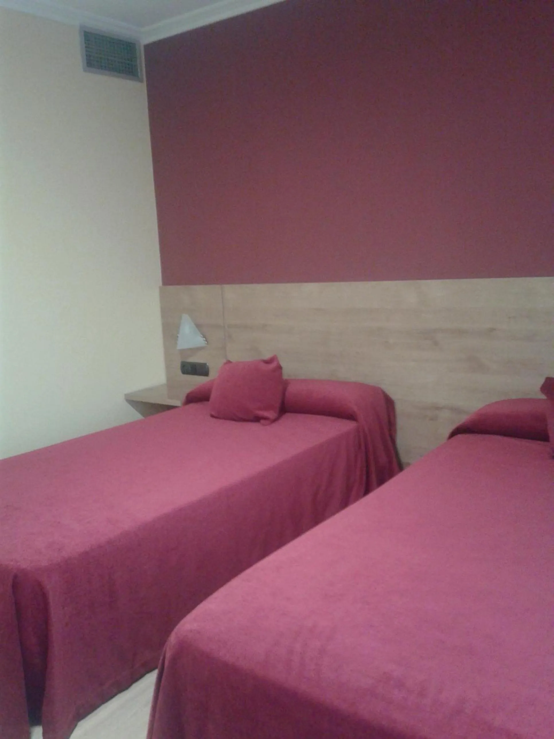 Bed in Hotel Restaurante Pontiñas