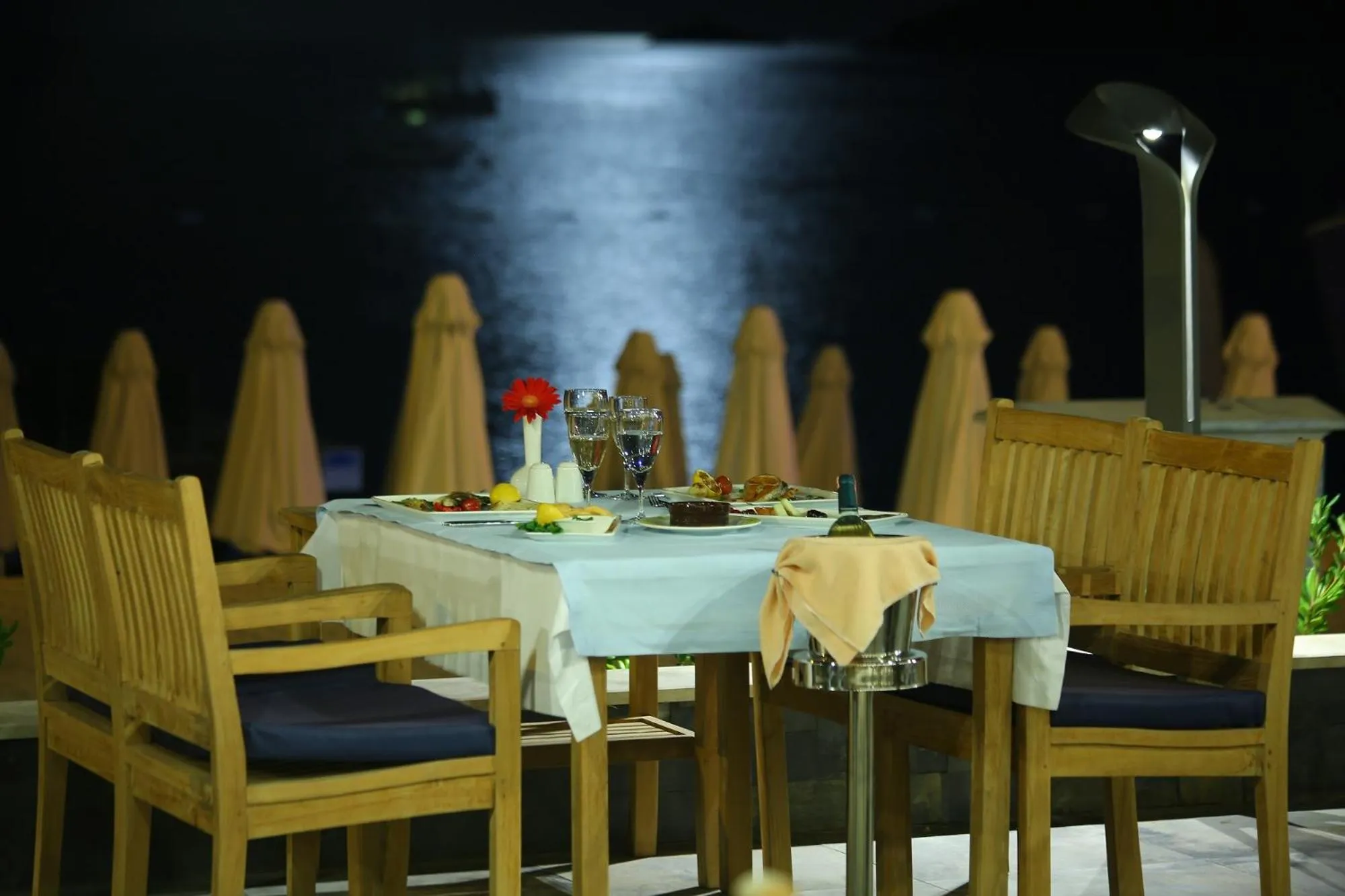 Restaurant/places to eat in Turunc Premium Hotel